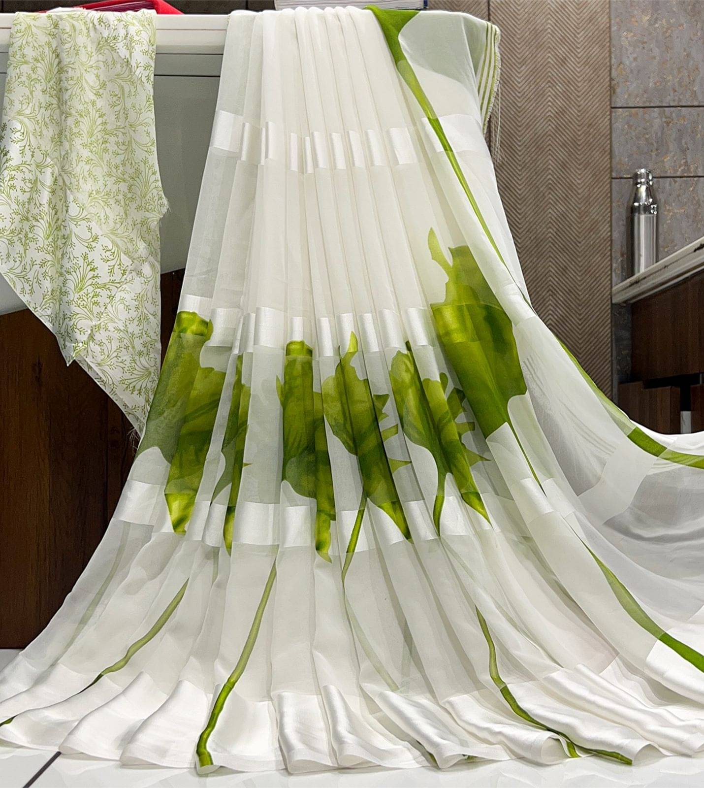     			Sitanjali Satin Printed Regular Saree With Unstitched Blouse Piece ( GREEN )