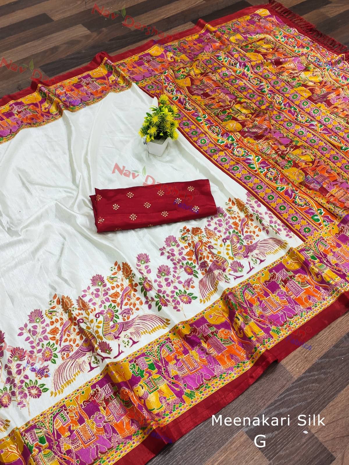     			Sitanjali Silk Blend Printed Sambalpuri Saree With Unstitched Blouse Piece ( Red )