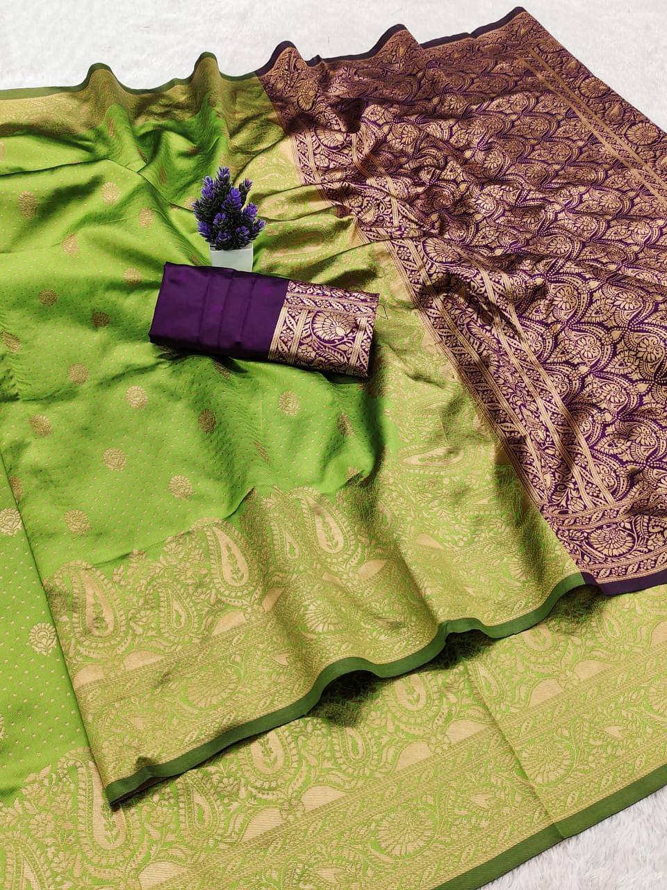     			THE PRIVATE LABLE Silk Blend Printed Regular Saree With Unstitched Blouse Piece ( Lime Green )