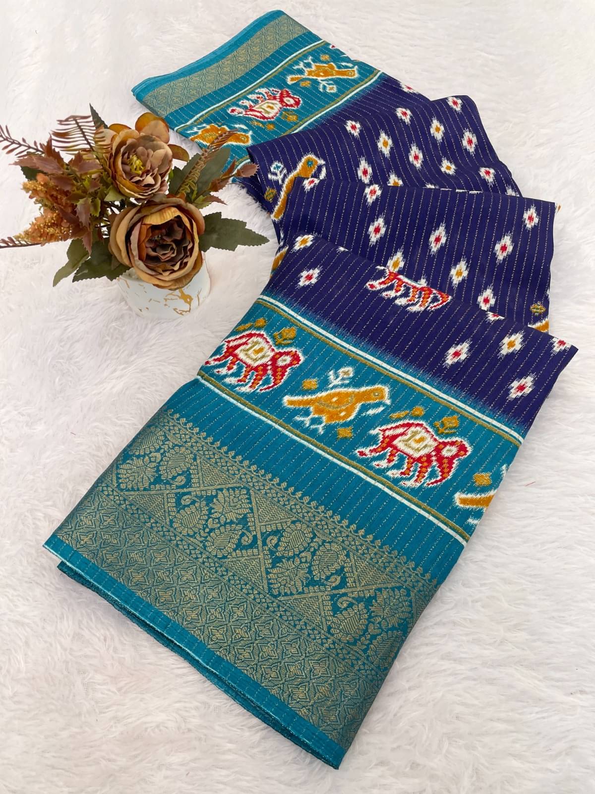     			THE PRIVATE LABLE Viscose Printed Regular Saree With Unstitched Blouse Piece ( Navy Blue )