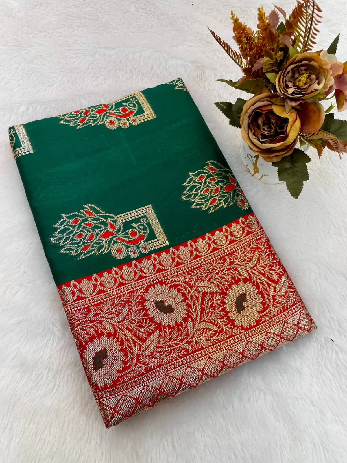     			THE PRIVATE LABLE Viscose Printed Regular Saree With Unstitched Blouse Piece ( Green )