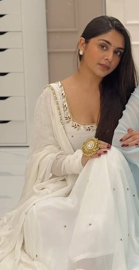 Trandtide Women Georgette Anarkali Stitched Ethnic Gown With Dupatta ( White ) Trandtide Women Georgette Anarkali Stitched Ethnic Gown With Dupatta ( White )
