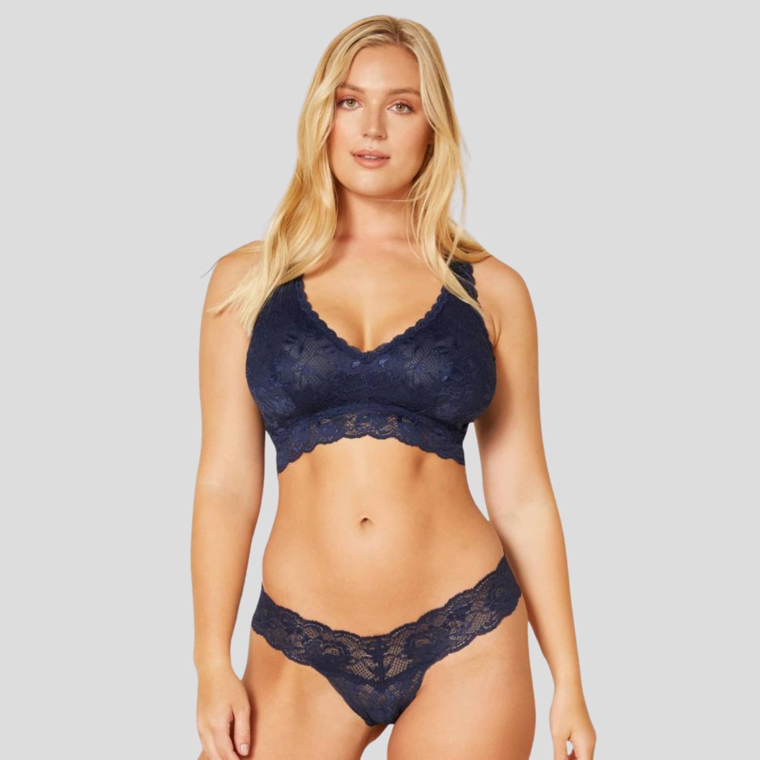 Zerjama Lace Non Padded Bra & Panty Set ( Navy Blue , Pack of 1 )     			Zerjama Lace Non Padded Bra & Panty Set ( Navy Blue , Pack of 1 )