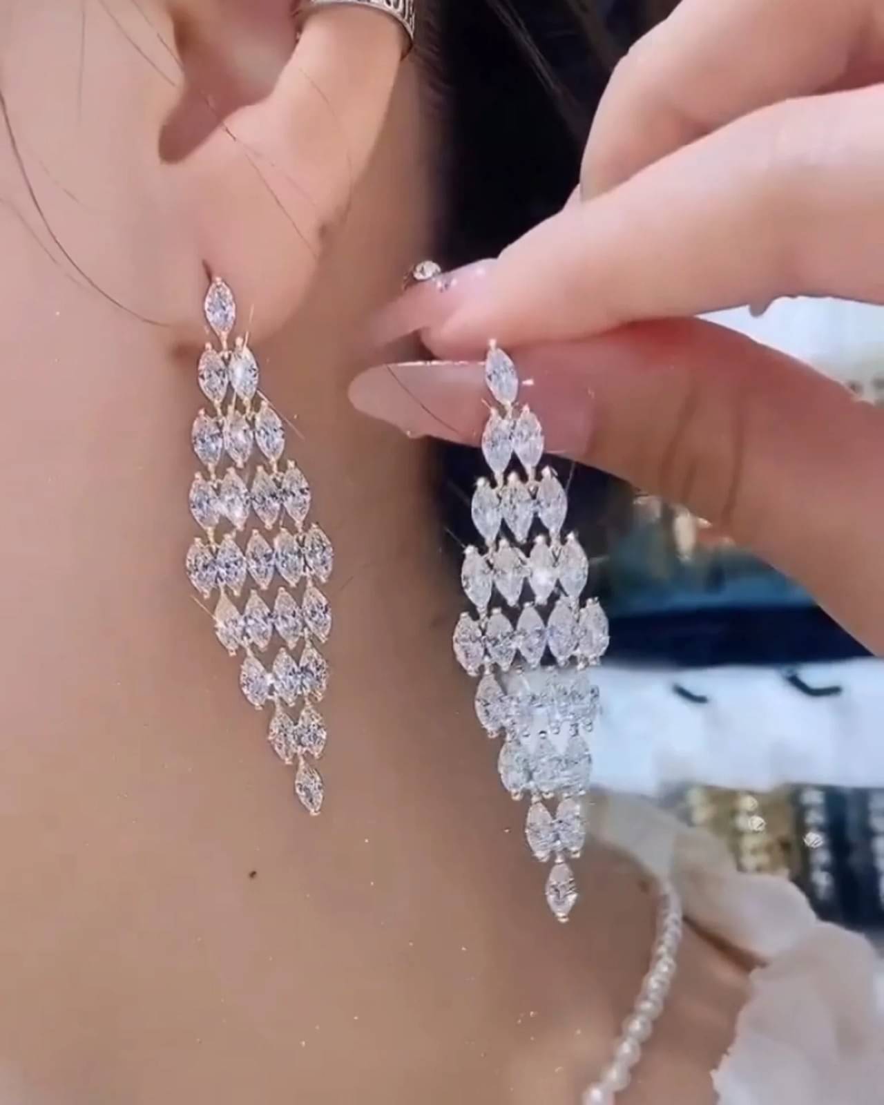     			ENTERCARTS Silver Drop Earrings ( Pack of 1 )