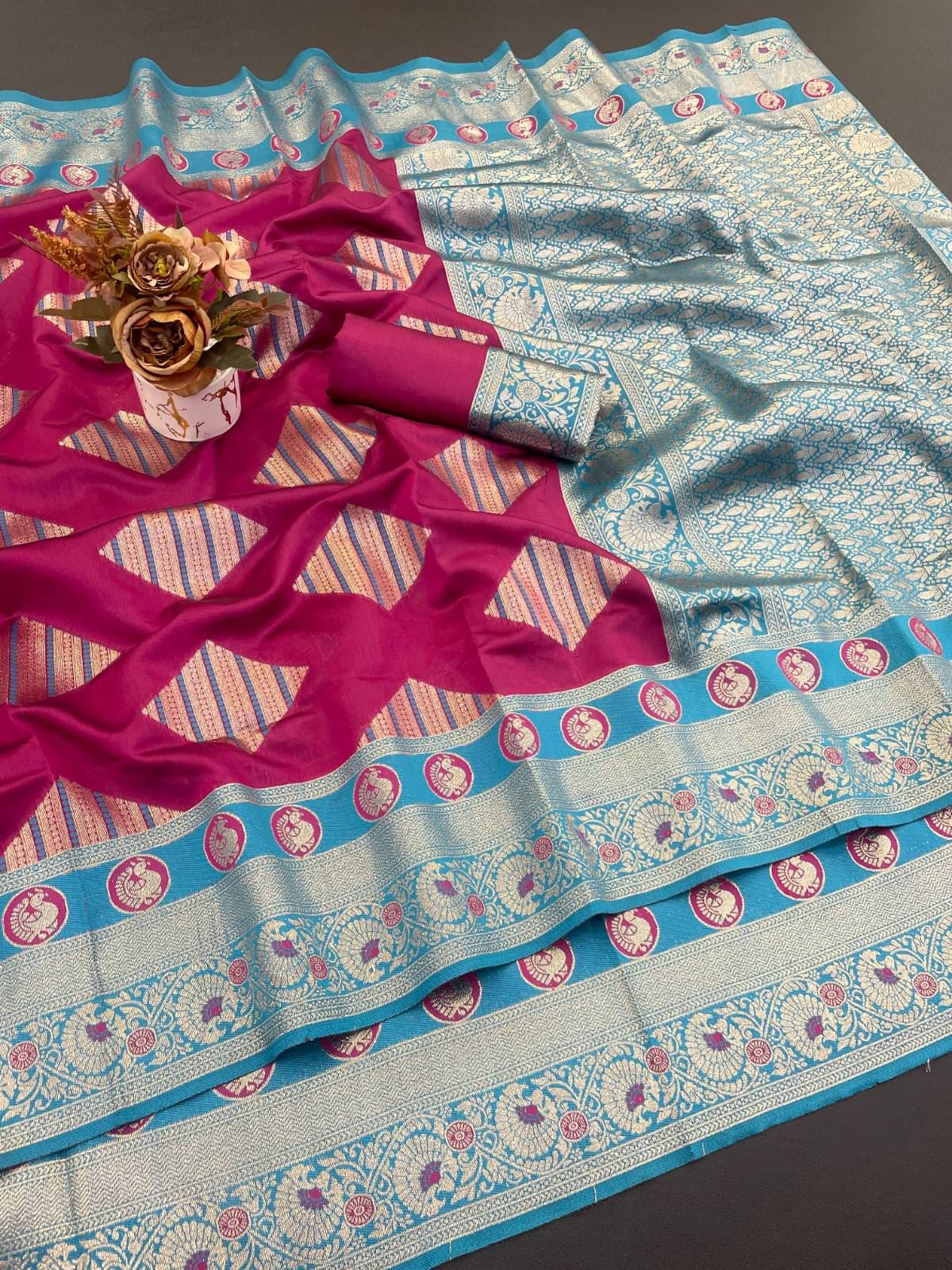 INDIAN SILKS Viscose Printed Regular Saree With Unstitched Blouse Piece ( Pink ) INDIAN SILKS Viscose Printed Regular Saree With Unstitched Blouse Piece ( Pink )