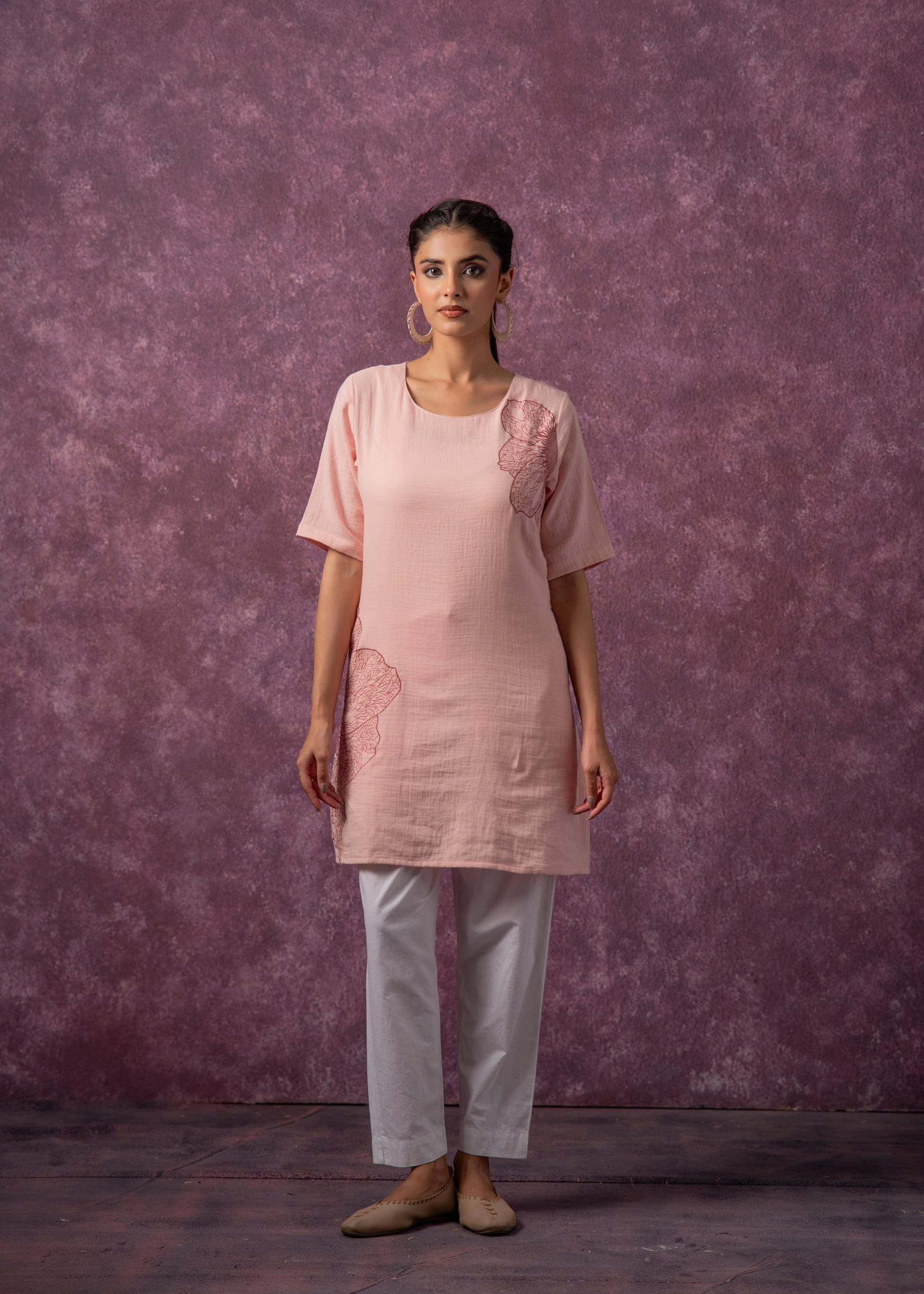     			Juniper Women Cotton Embroidered Straight Kurti ( Peach )