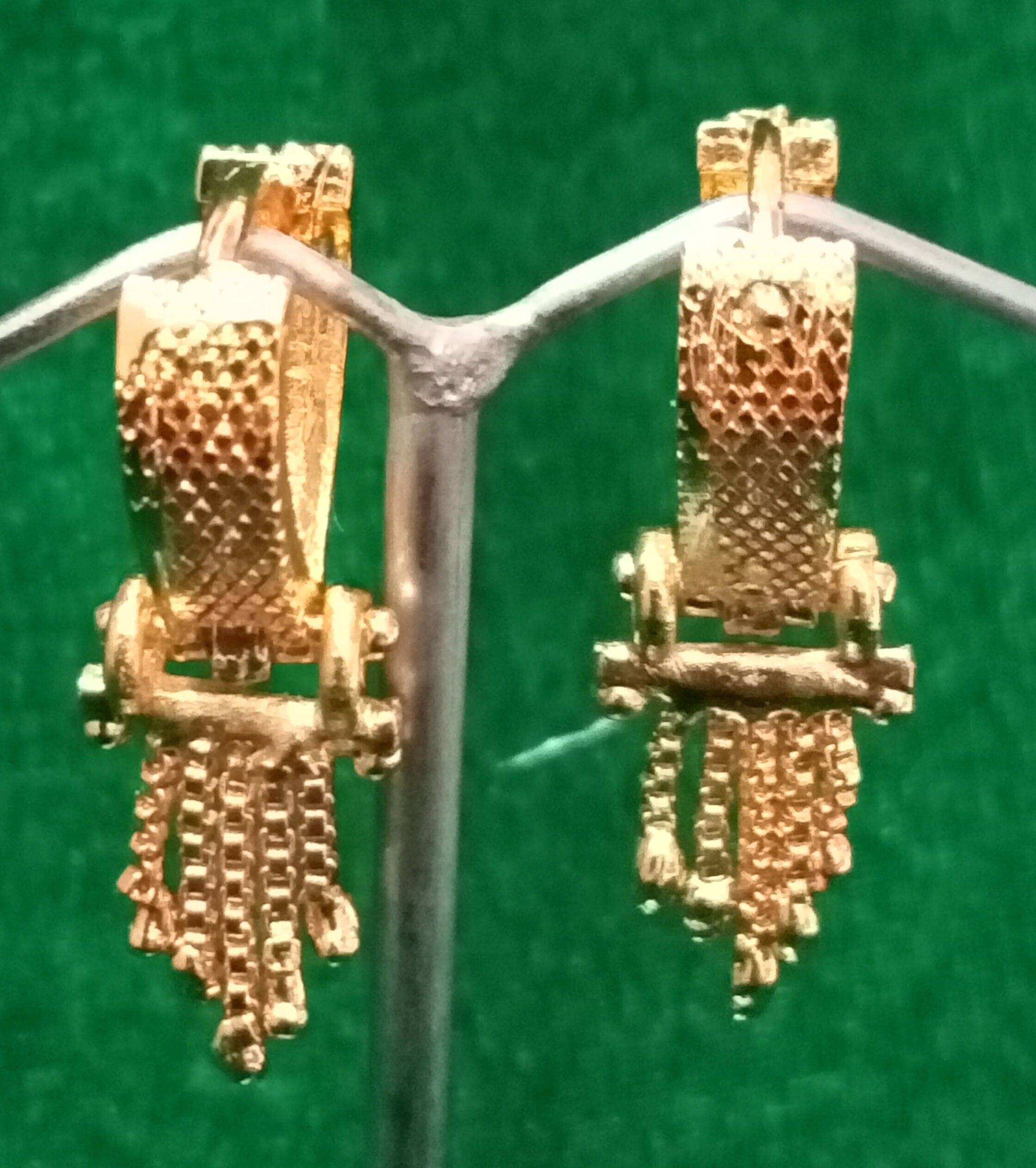     			Mehak Creation Gold Hoops Earrings ( Pack of 1 )