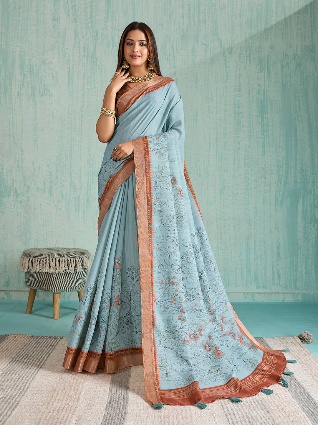     			Nil Madhav Art Cotton Applique Chikankari Saree With Unstitched Blouse Piece ( Blue )