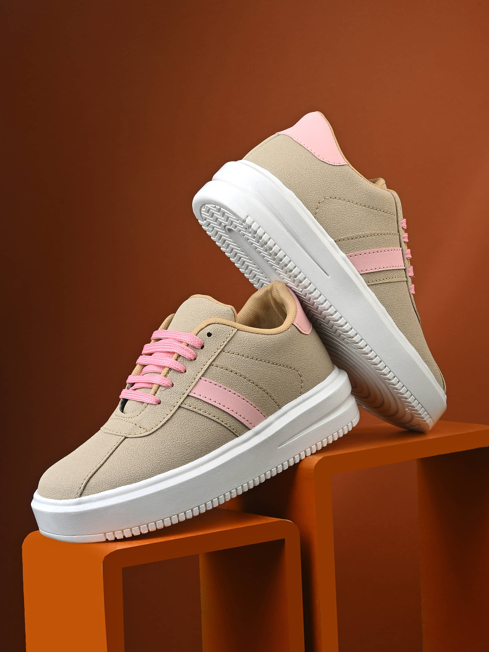     			PLANET WALK - Beige Women's Running Shoes