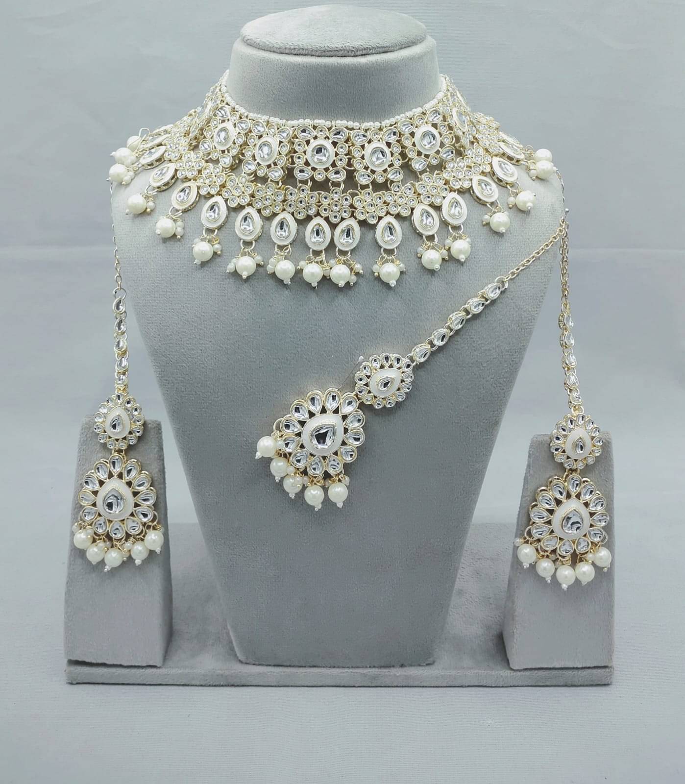     			Padmavati Bangles Pink Alloy Necklace Set ( Pack of 1 )