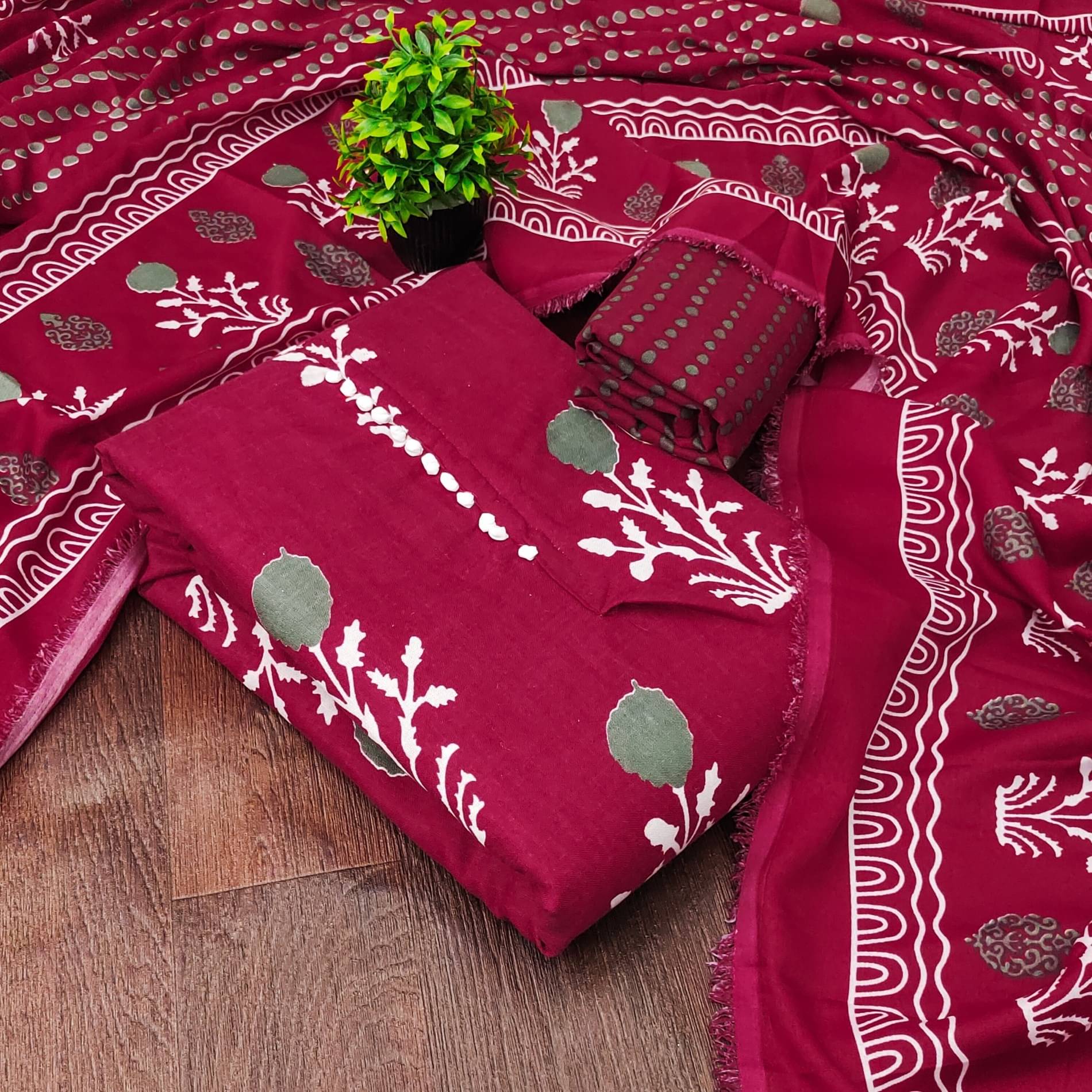     			Rangtulika Ethnics Women Cotton Unstitched Dress Material ( Red )