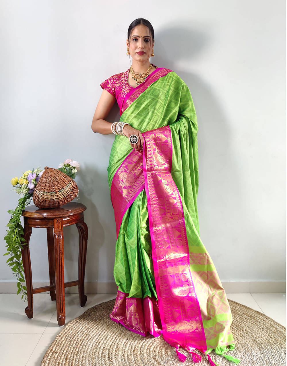     			SATVASHIV Cotton Blend Self Design Regular Saree With Unstitched Blouse Piece ( Green )