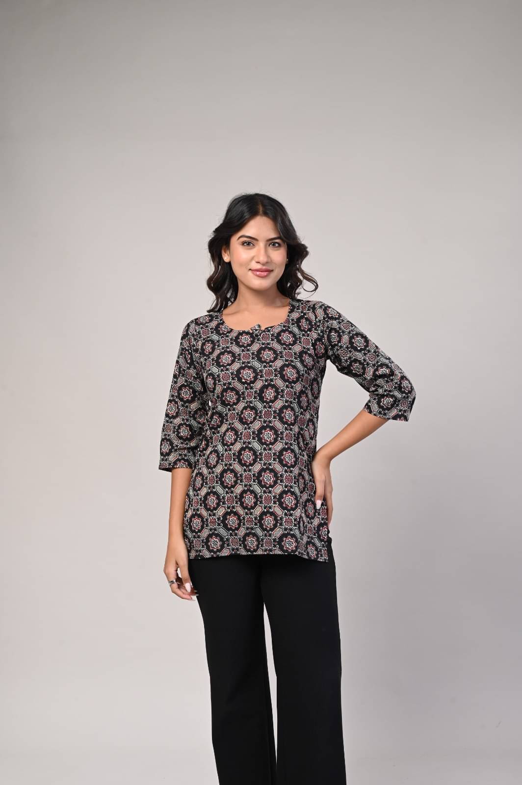 SEREN MILANO Women's Rayon A-Line Top ( Black )     			SEREN MILANO Women's Rayon A-Line Top ( Black )