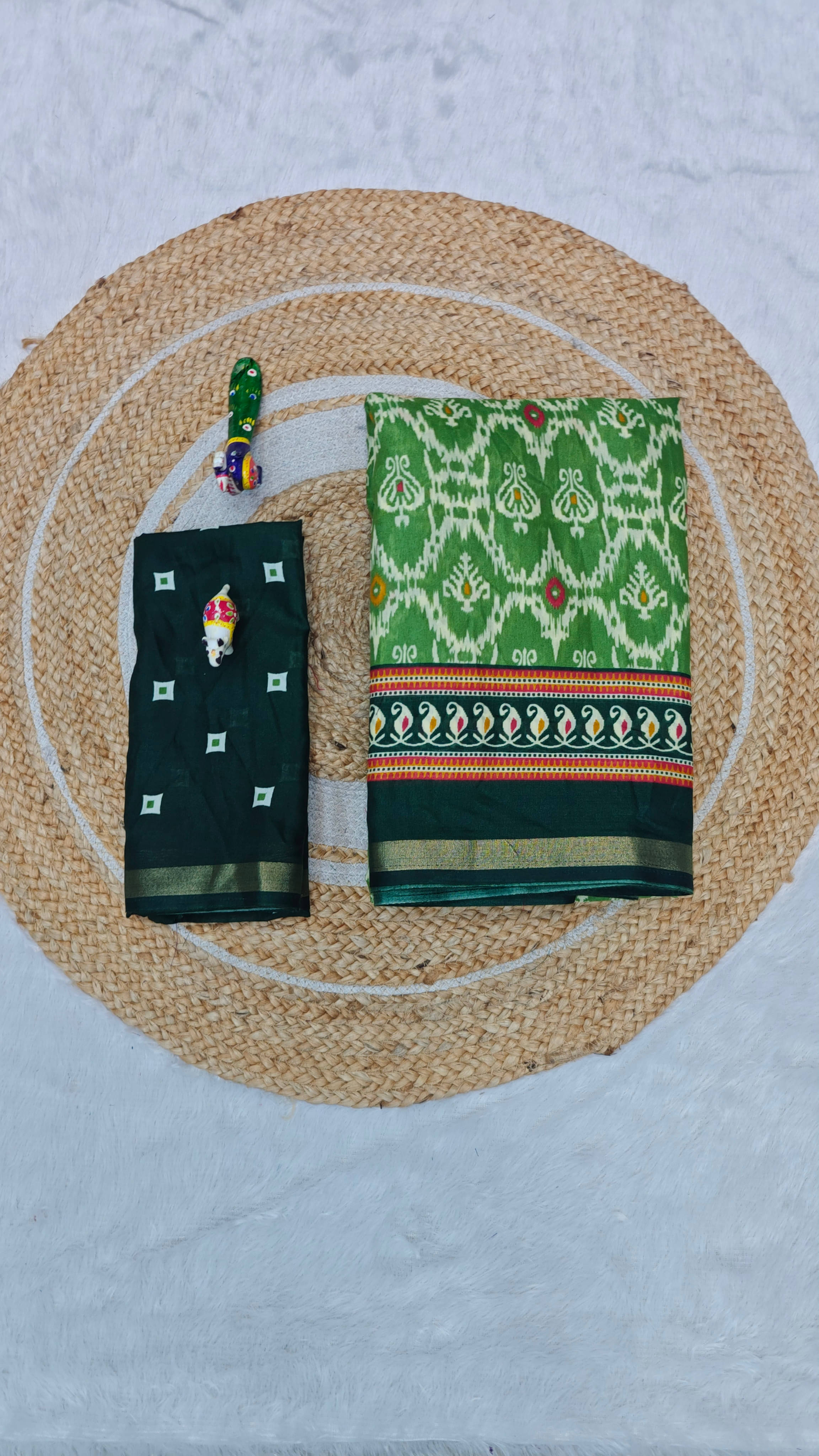     			SHIRODHARI Cotton Blend Printed Sambalpuri Saree With Unstitched Blouse Piece ( Green )