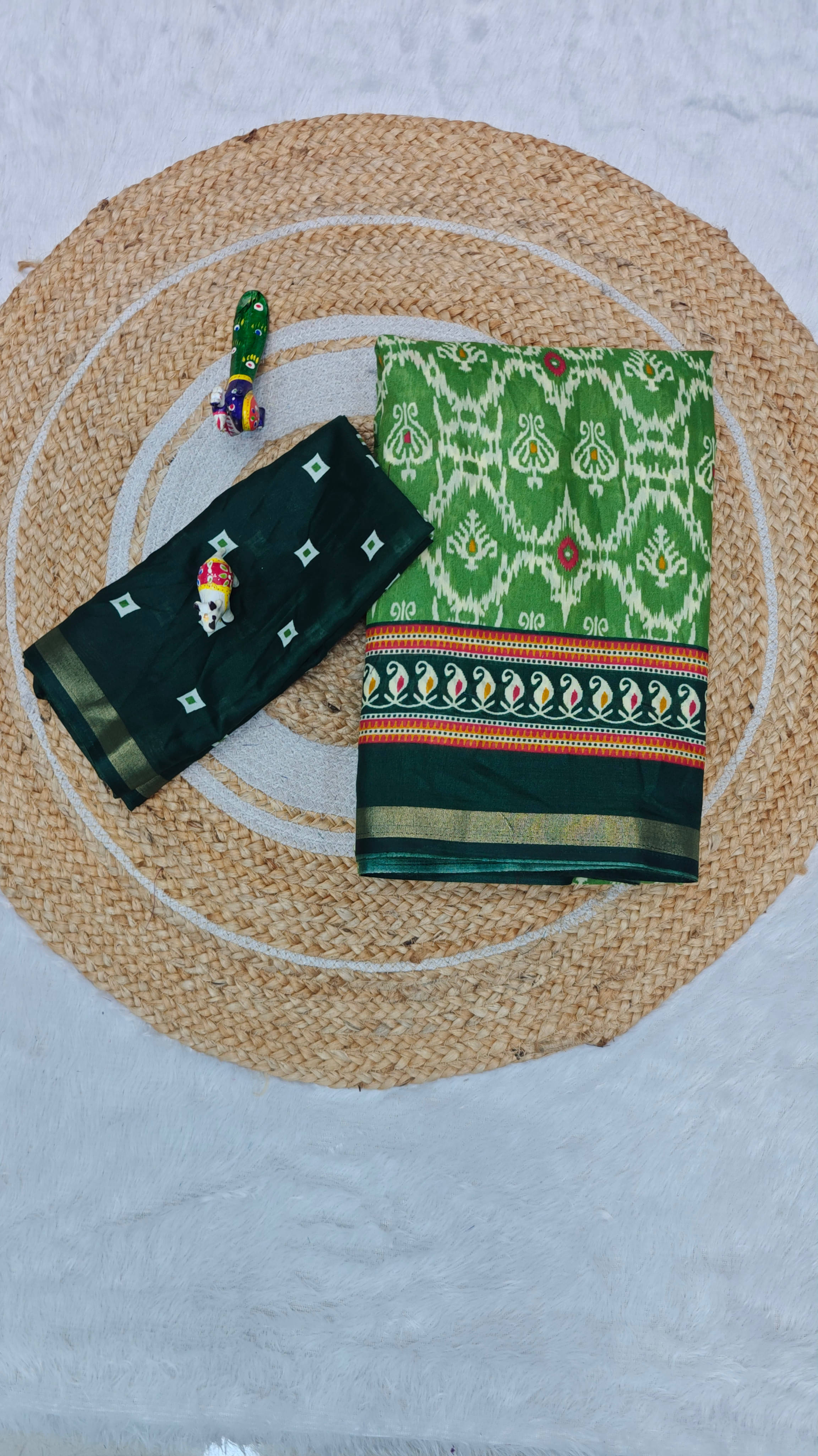     			SHIRODHARI Cotton Blend Printed Sambalpuri Saree With Unstitched Blouse Piece ( Green )
