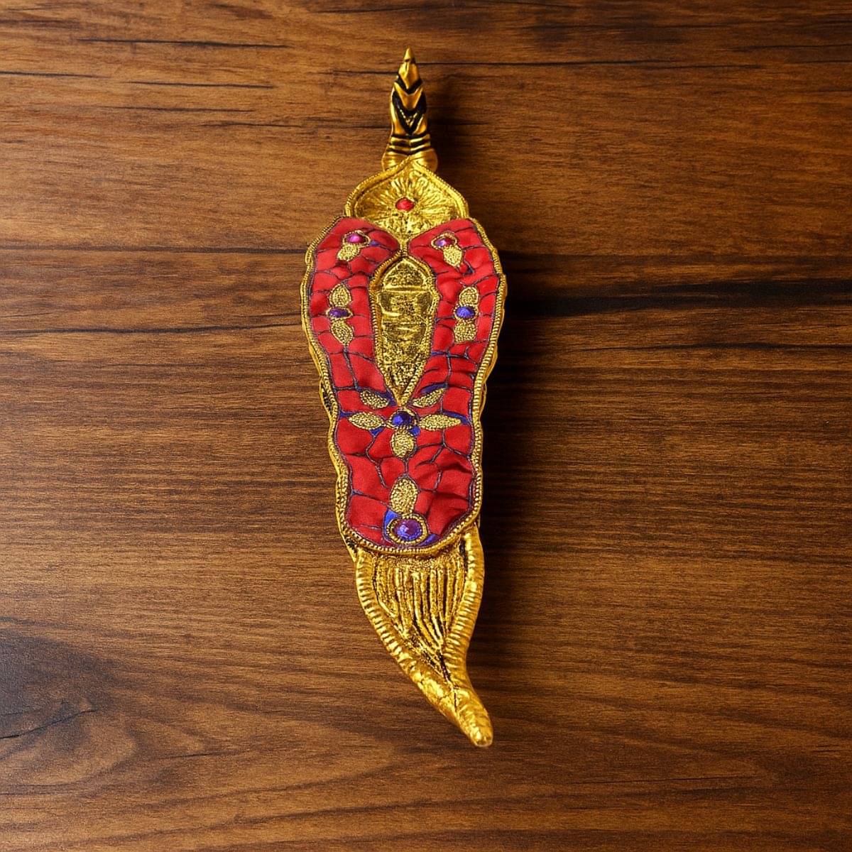     			Tiny Shiny Leaf Shape Metal Agarbatti Incense Stick Stand for Pooja room, living room for gift