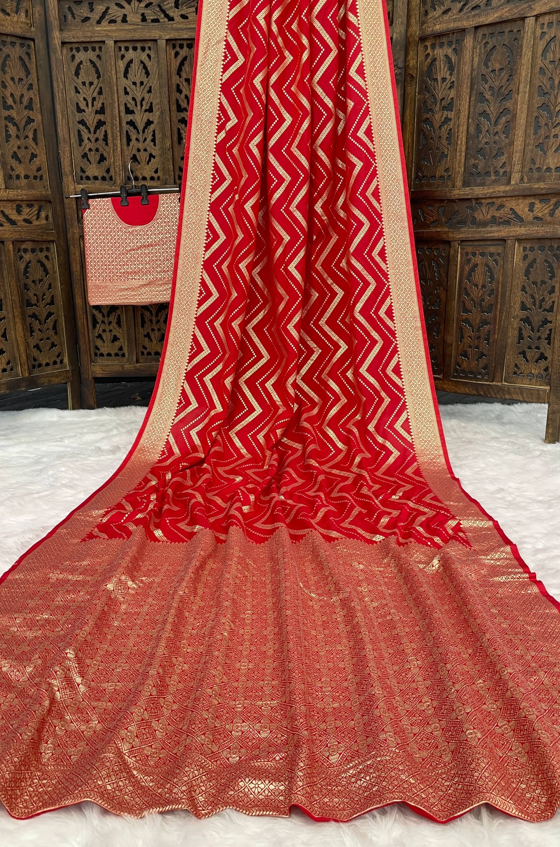     			fab woven Art Silk Woven Design Kanjeevaram Sarees With Unstitched Blouse Piece ( Red )