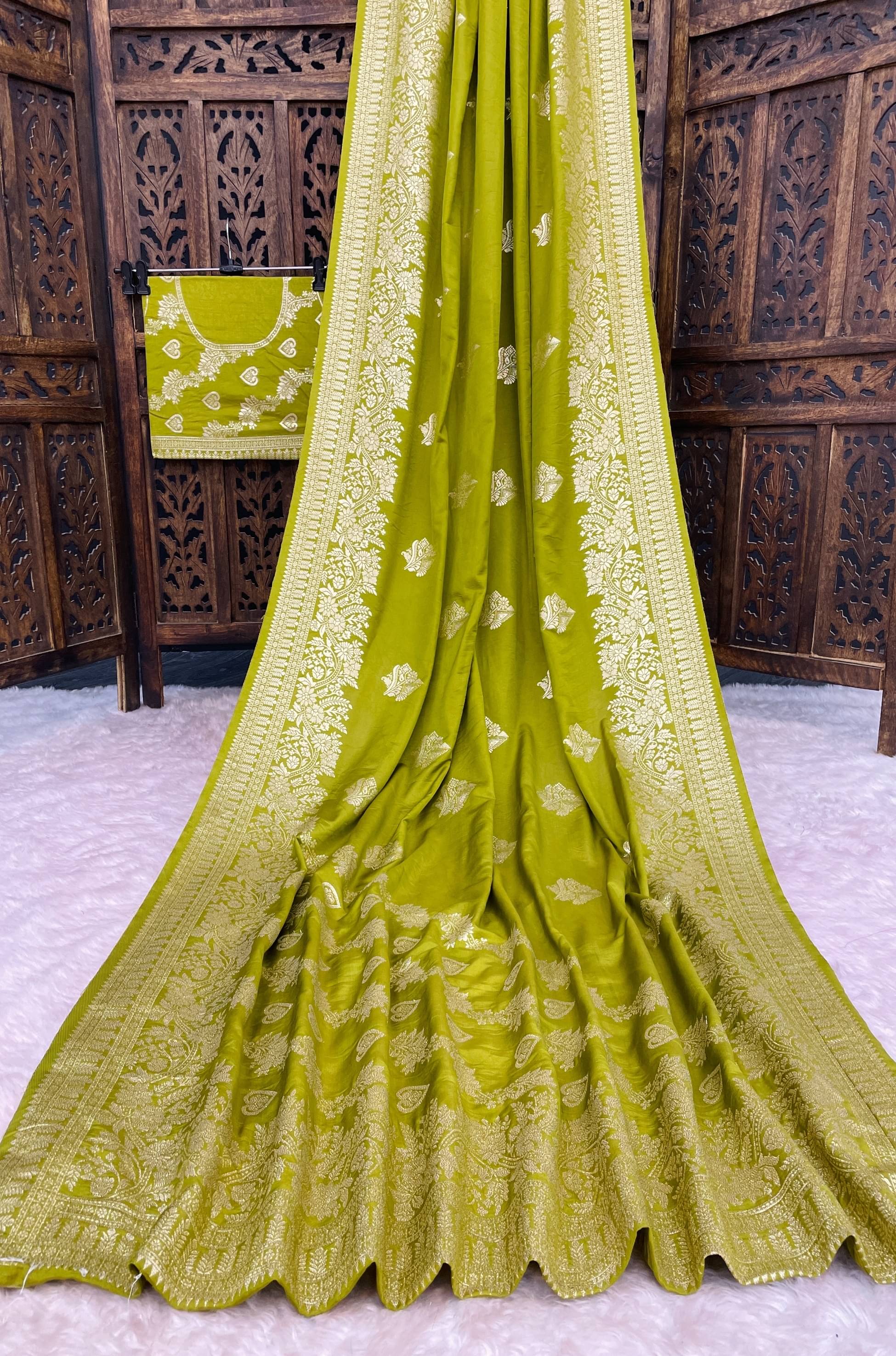     			fab woven Art Silk Woven Design Kanjeevaram Sarees With Unstitched Blouse Piece ( LightGreen )