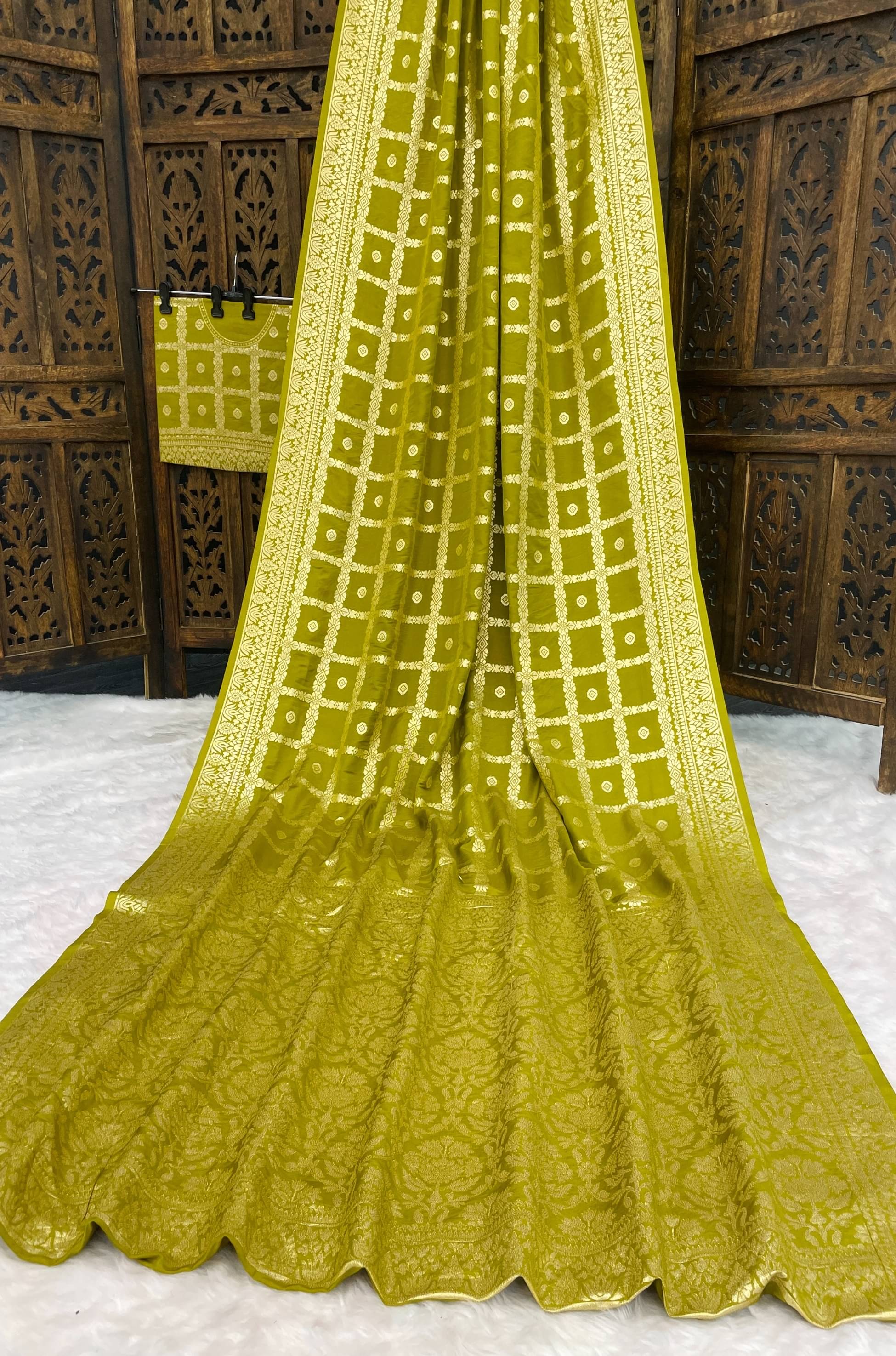     			fab woven Art Silk Woven Design Kanjeevaram Sarees With Unstitched Blouse Piece ( LightGreen )