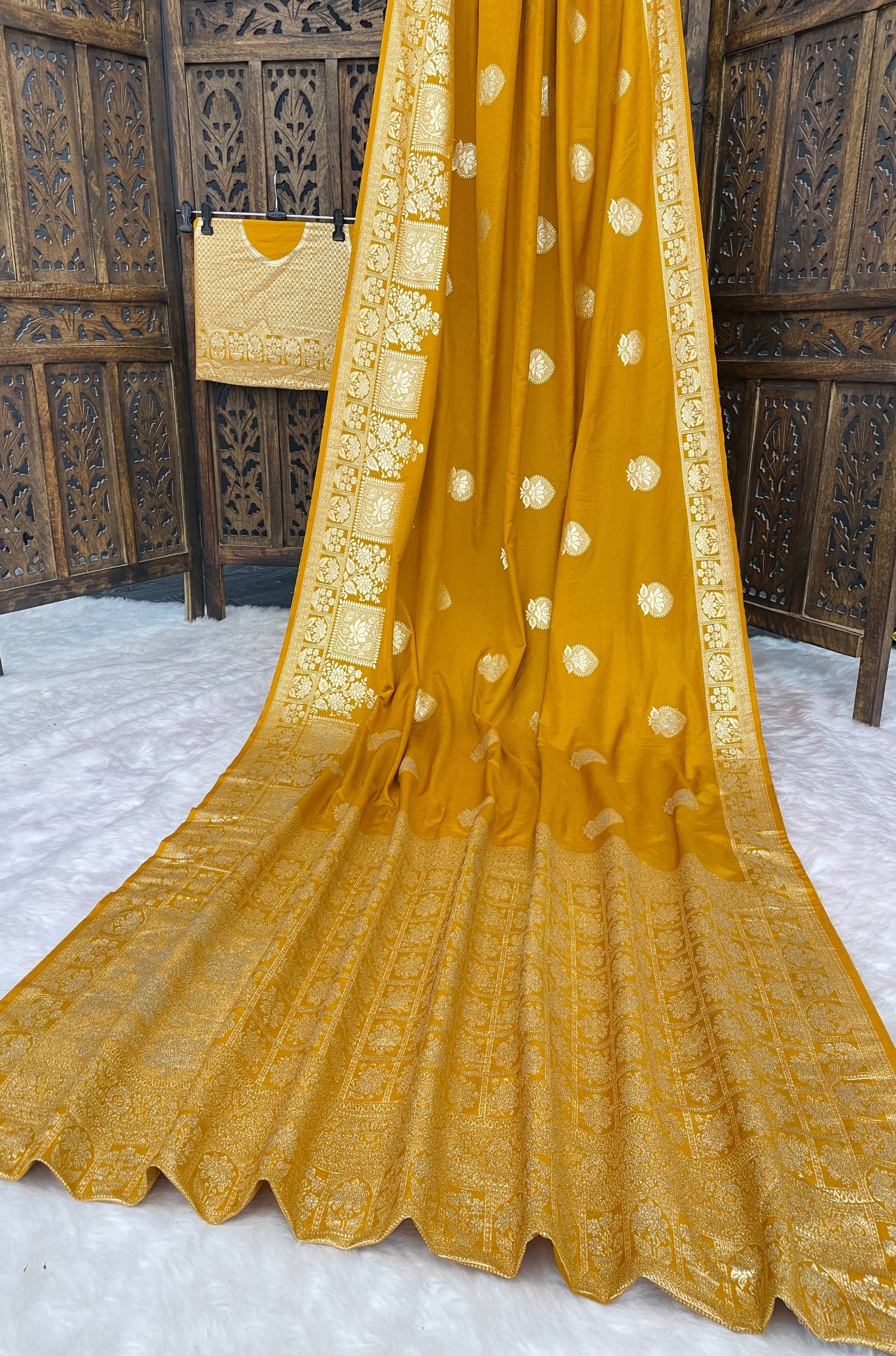     			fab woven Art Silk Woven Design Kanjeevaram Sarees With Unstitched Blouse Piece ( Mustard )