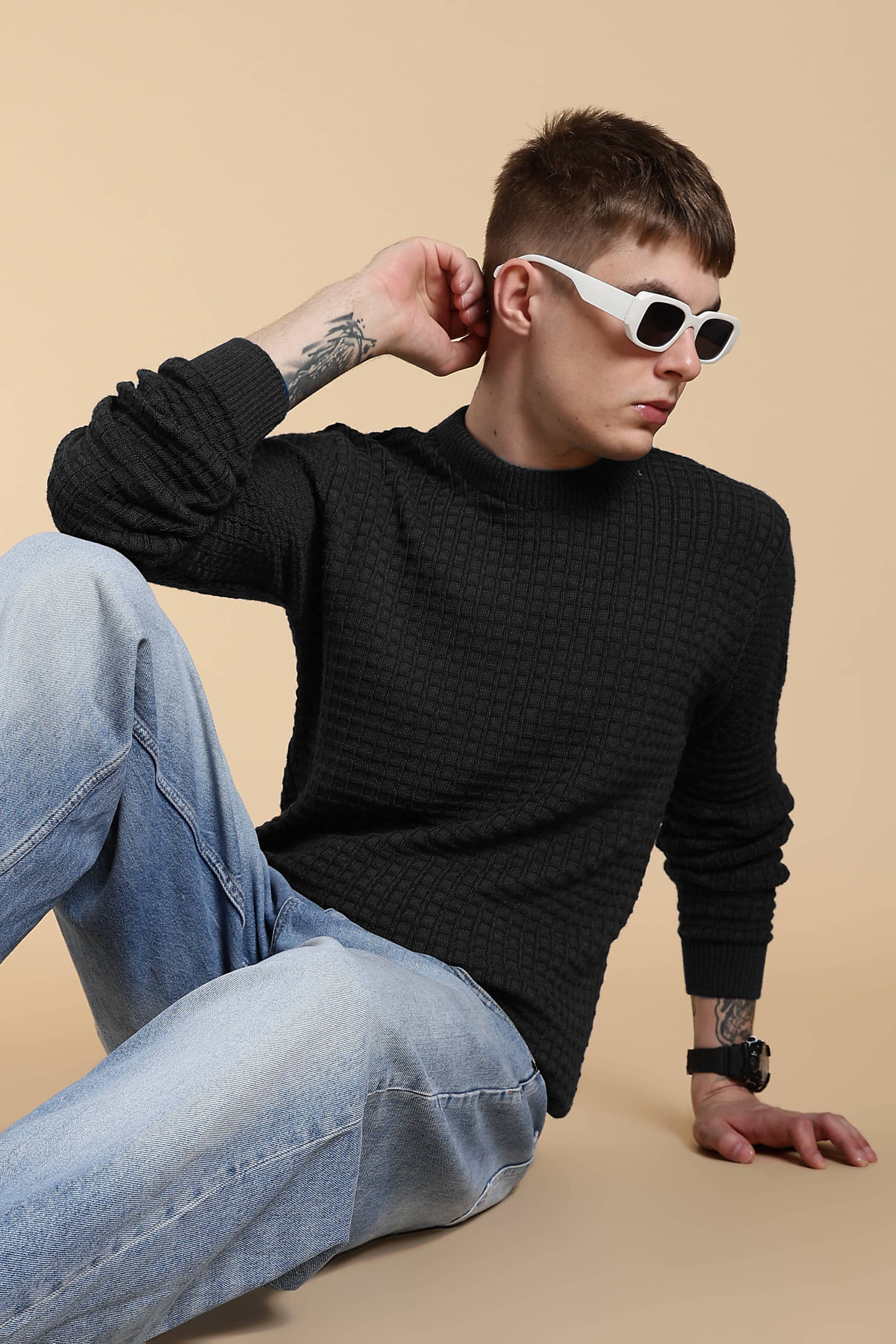 CAT BUNNY Woollen Round Neck Men's Full Sleeves Pullover Sweater - Dark Grey ( Pack of 1 )     			CAT BUNNY Woollen Round Neck Men's Full Sleeves Pullover Sweater - Dark Grey ( Pack of 1 )