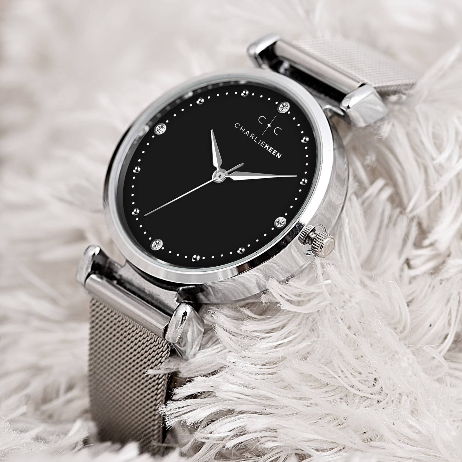 CHARLIEKEEN Black Metal Analog Womens Watch