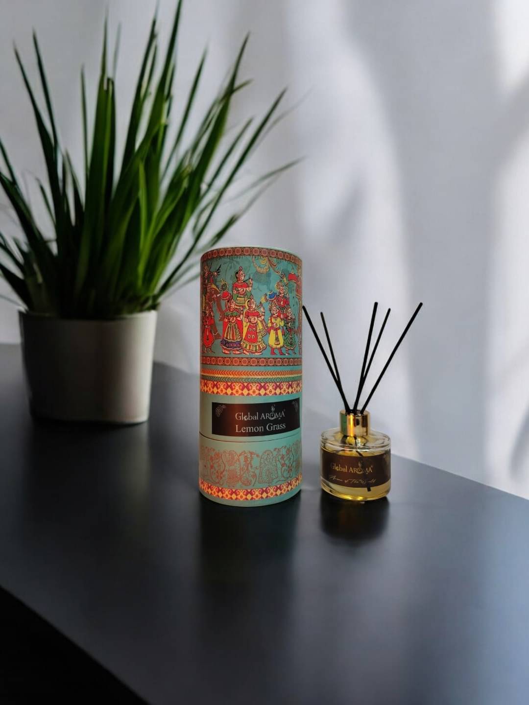     			GLOBAL AROMA Glass Aroma Diffusers - Pack of 1