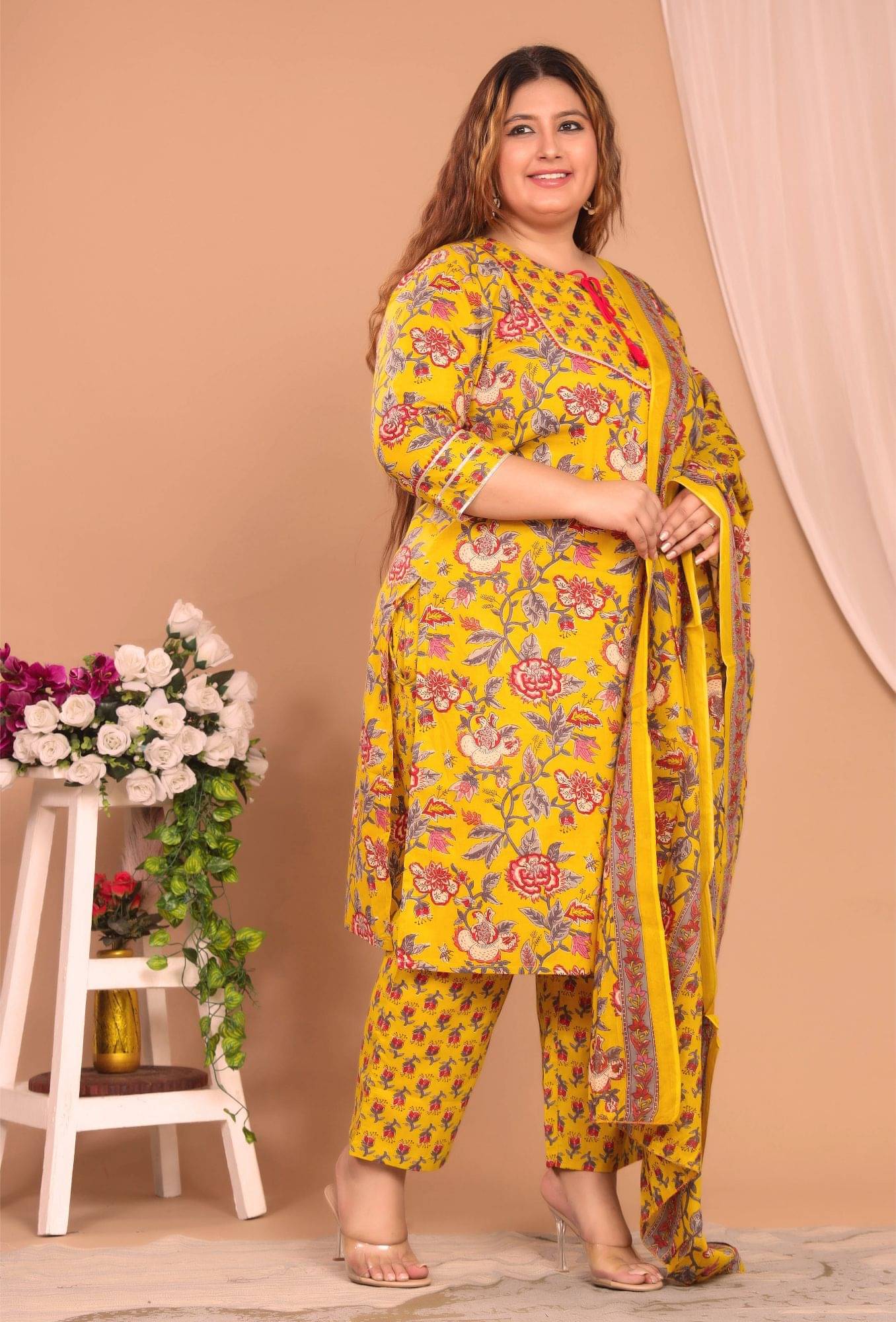     			Gyapti Women Cotton Printed Straight Kurti With Pants ( Yellow )