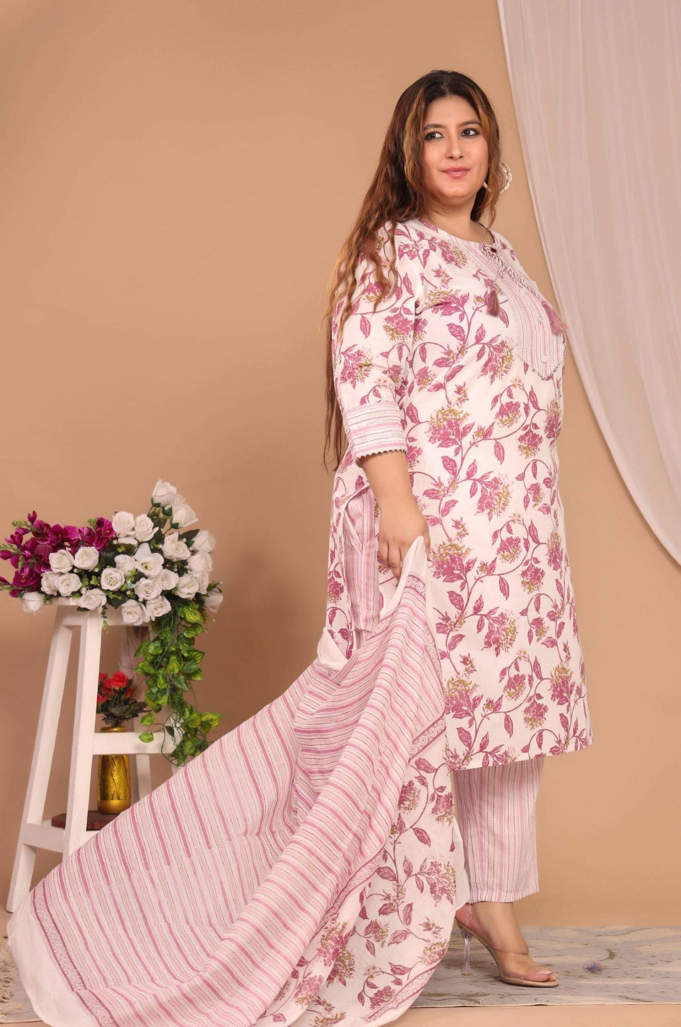     			Gyapti Women Cotton Printed Straight Kurti With Pants ( Pink )