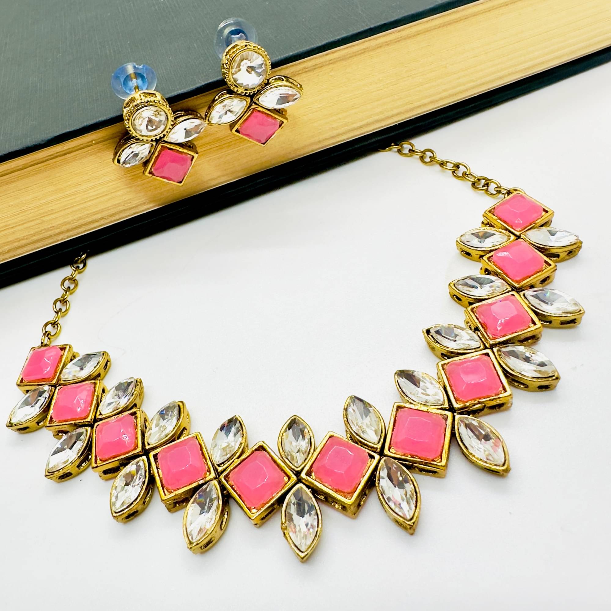     			JN HANDICRAFT Pink Alloy Necklace Set ( Pack of 1 )