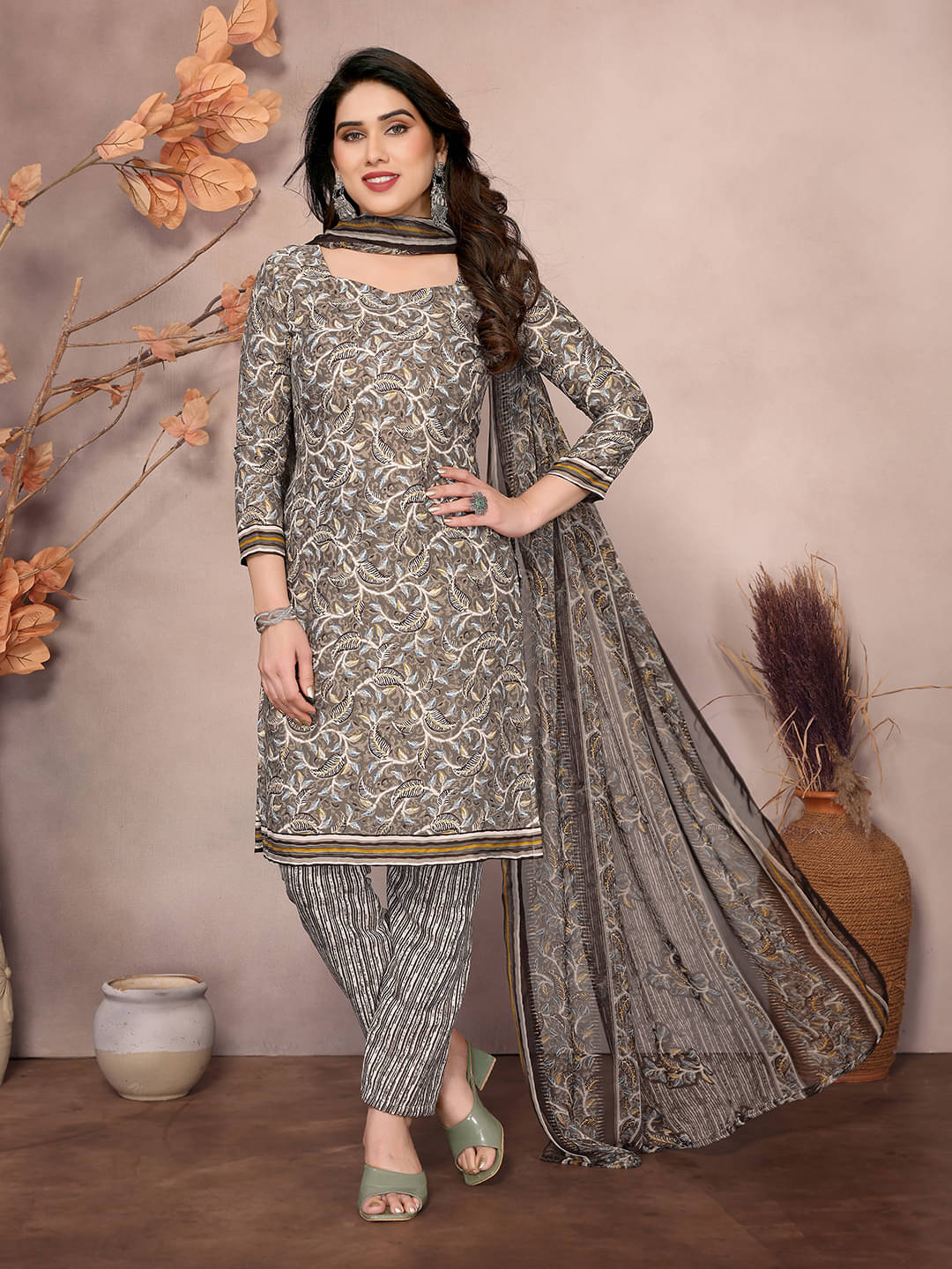 Kashvi Sarees Women Crepe Unstitched Dress Material ( Grey )     			Kashvi Sarees Women Crepe Unstitched Dress Material ( Grey )