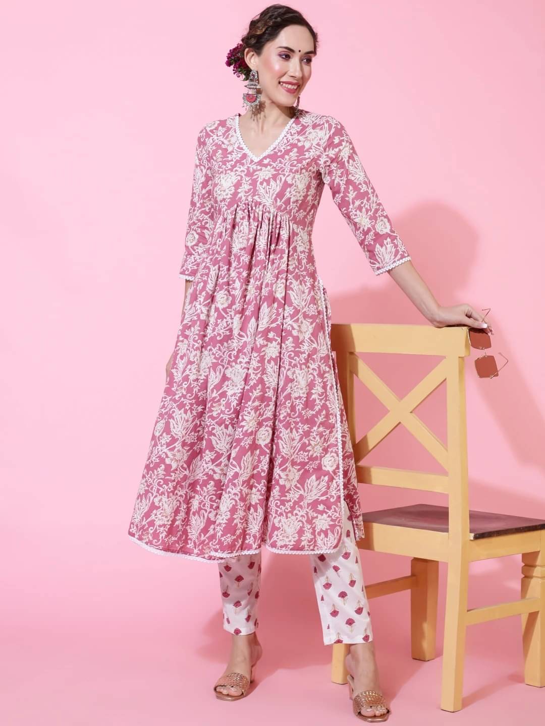     			Kimayra Women Viscose Printed Flared Kurti With Pants ( Pink )