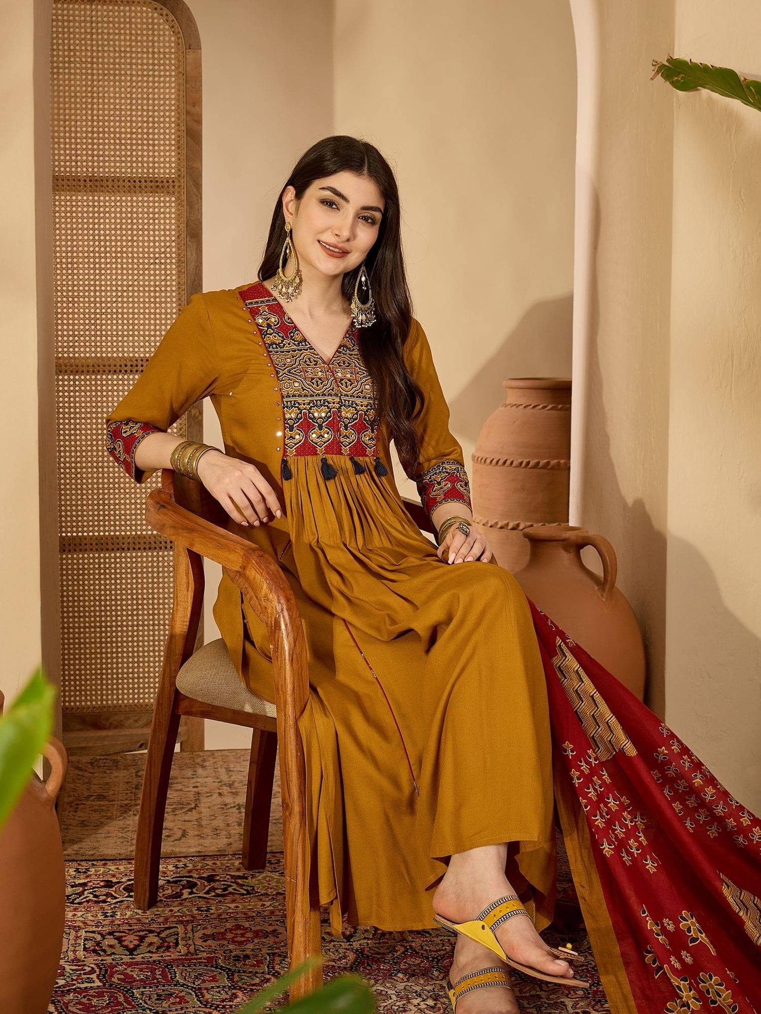     			Kimayra Women Viscose Solid Flared Kurti With Palazzo ( Yellow )