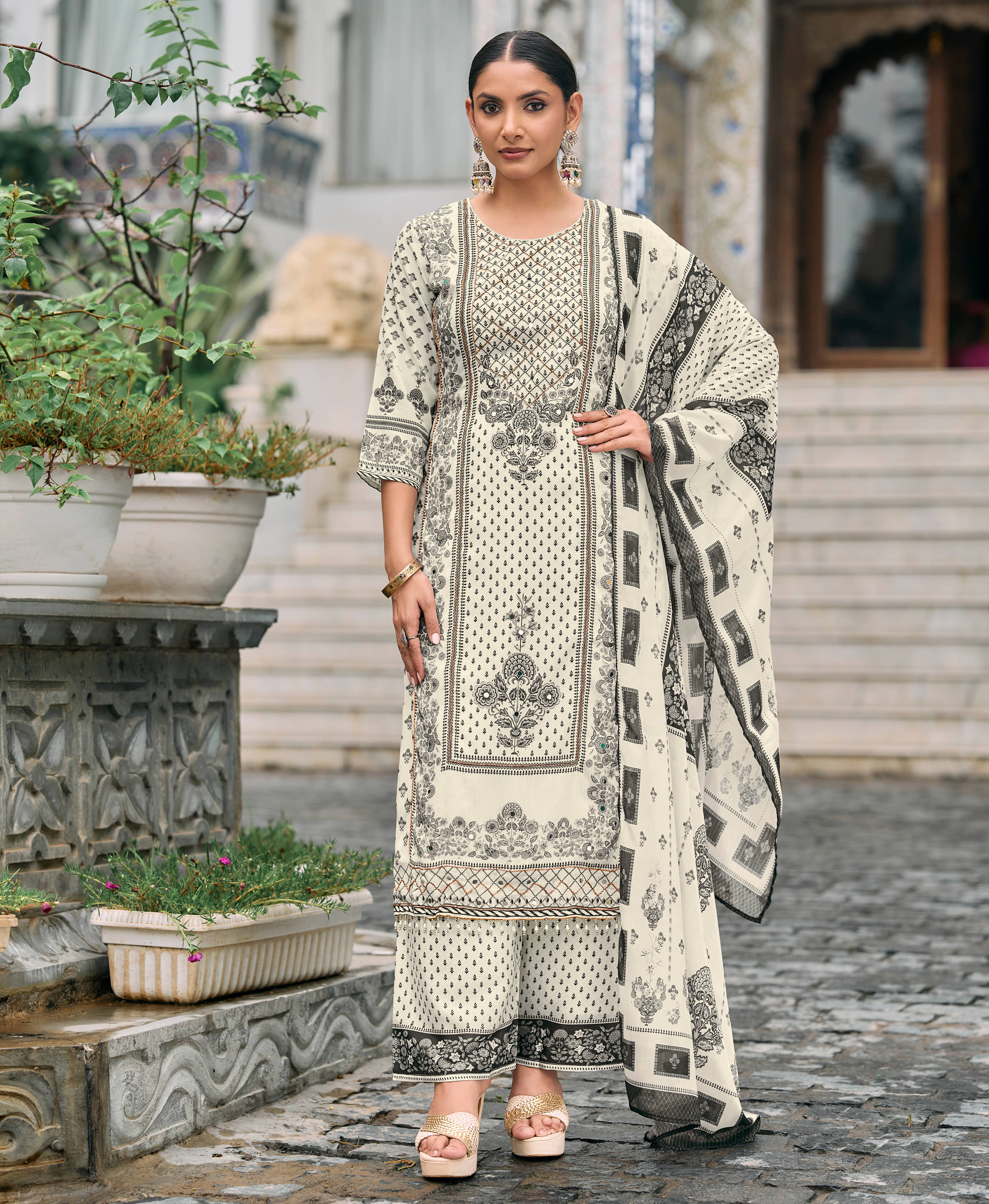 MOJILAA Women Chiffon Printed Straight Kurti With Palazzo ( Beige )     			MOJILAA Women Chiffon Printed Straight Kurti With Palazzo ( Beige )