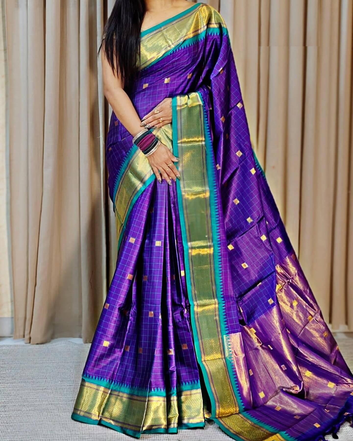     			SATVASHIV Cotton Blend Checked Regular Saree With Unstitched Blouse Piece ( Purple )