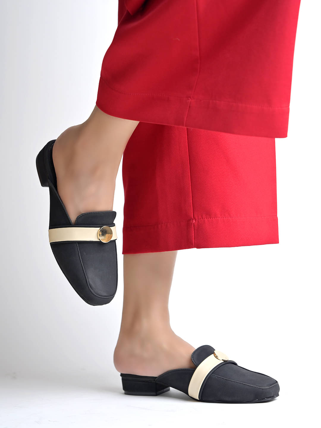     			Shoetopia Black Women's Flats