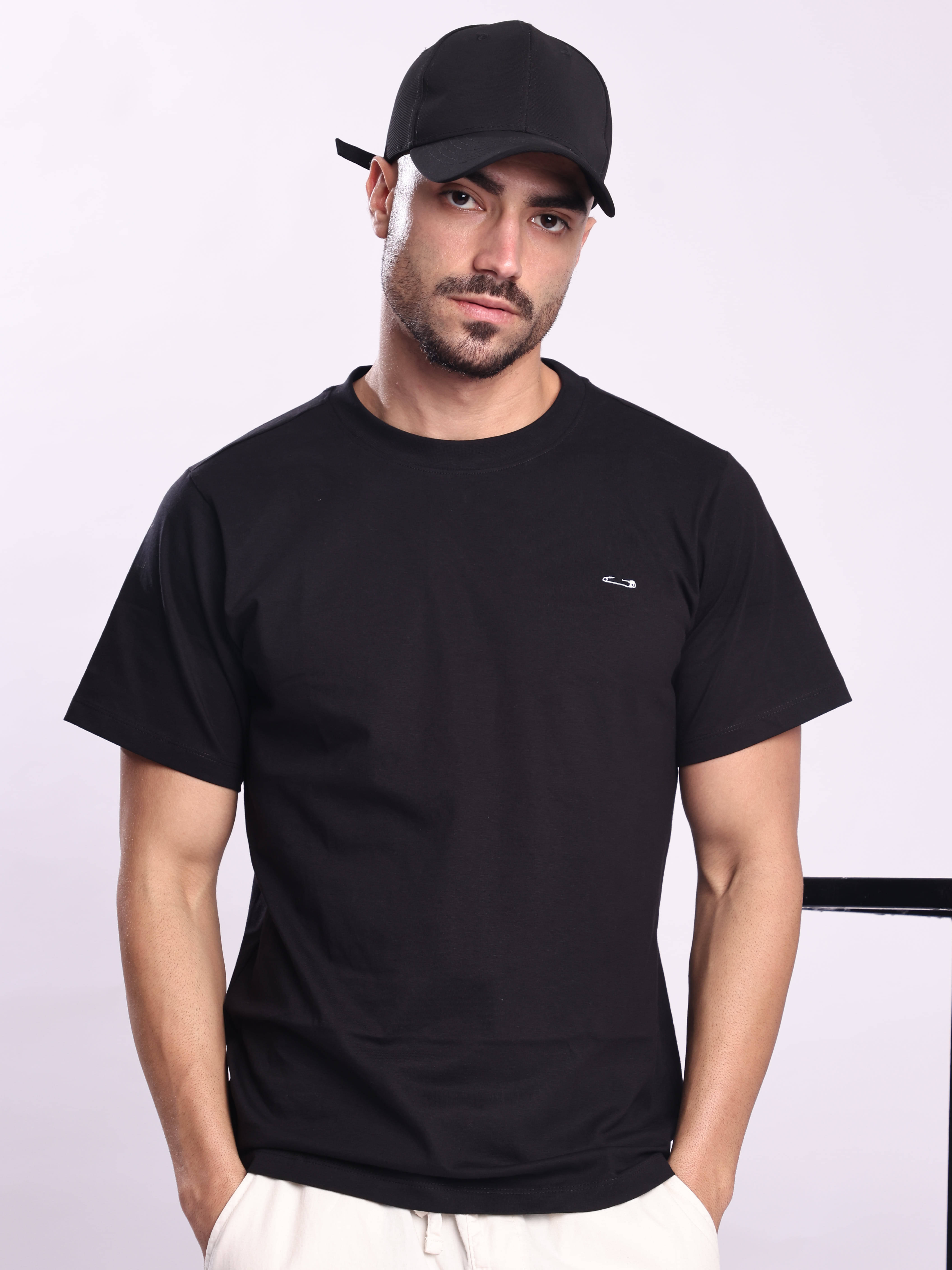     			Bene Kleed Men Cotton Regular Fit Solid T-Shirt ( Black )