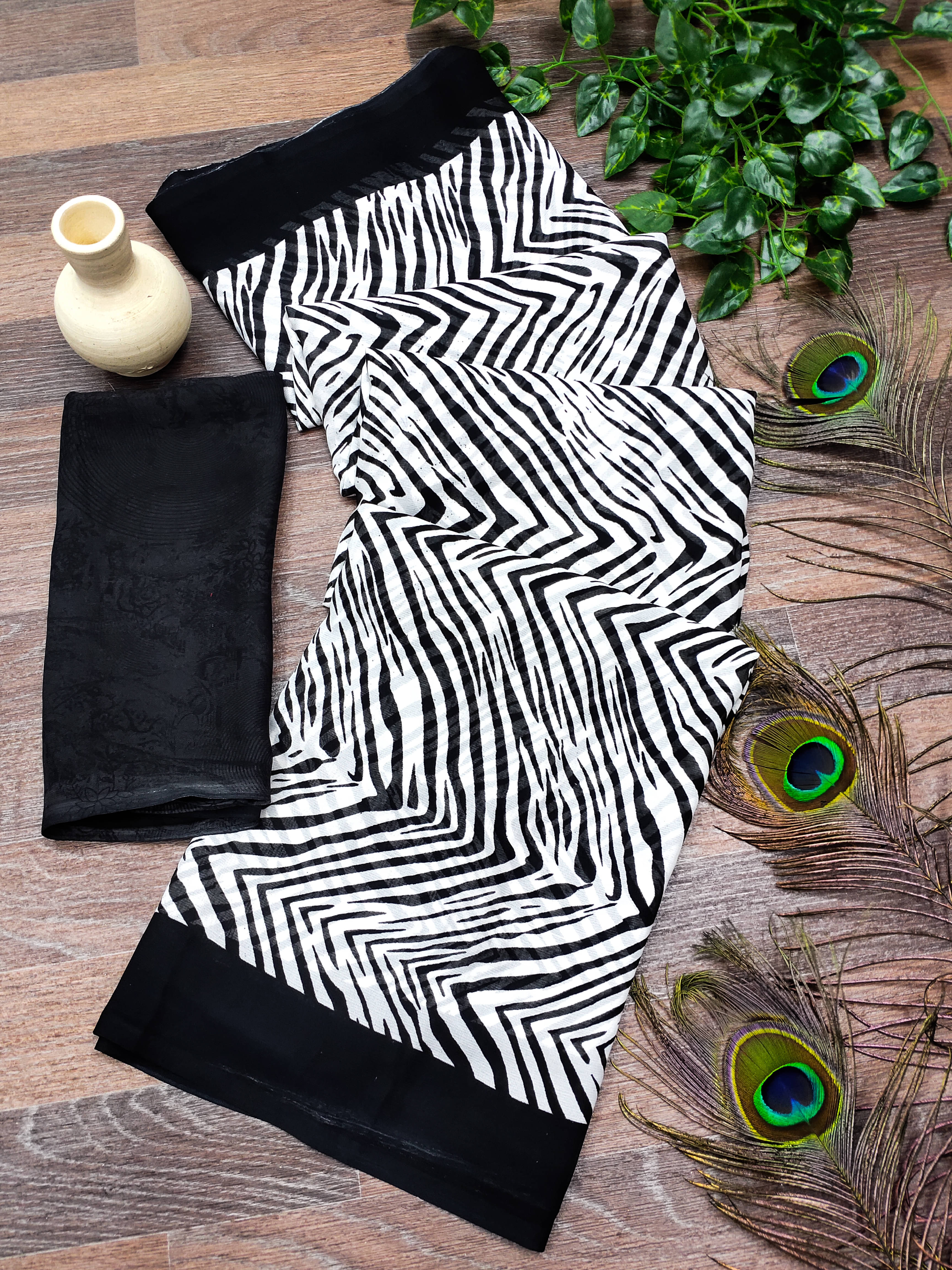 Kashvi Sarees Georgette Printed Kasavu Saree With Unstitched Blouse Piece ( BLACK ) Kashvi Sarees Georgette Printed Kasavu Saree With Unstitched Blouse Piece ( BLACK )