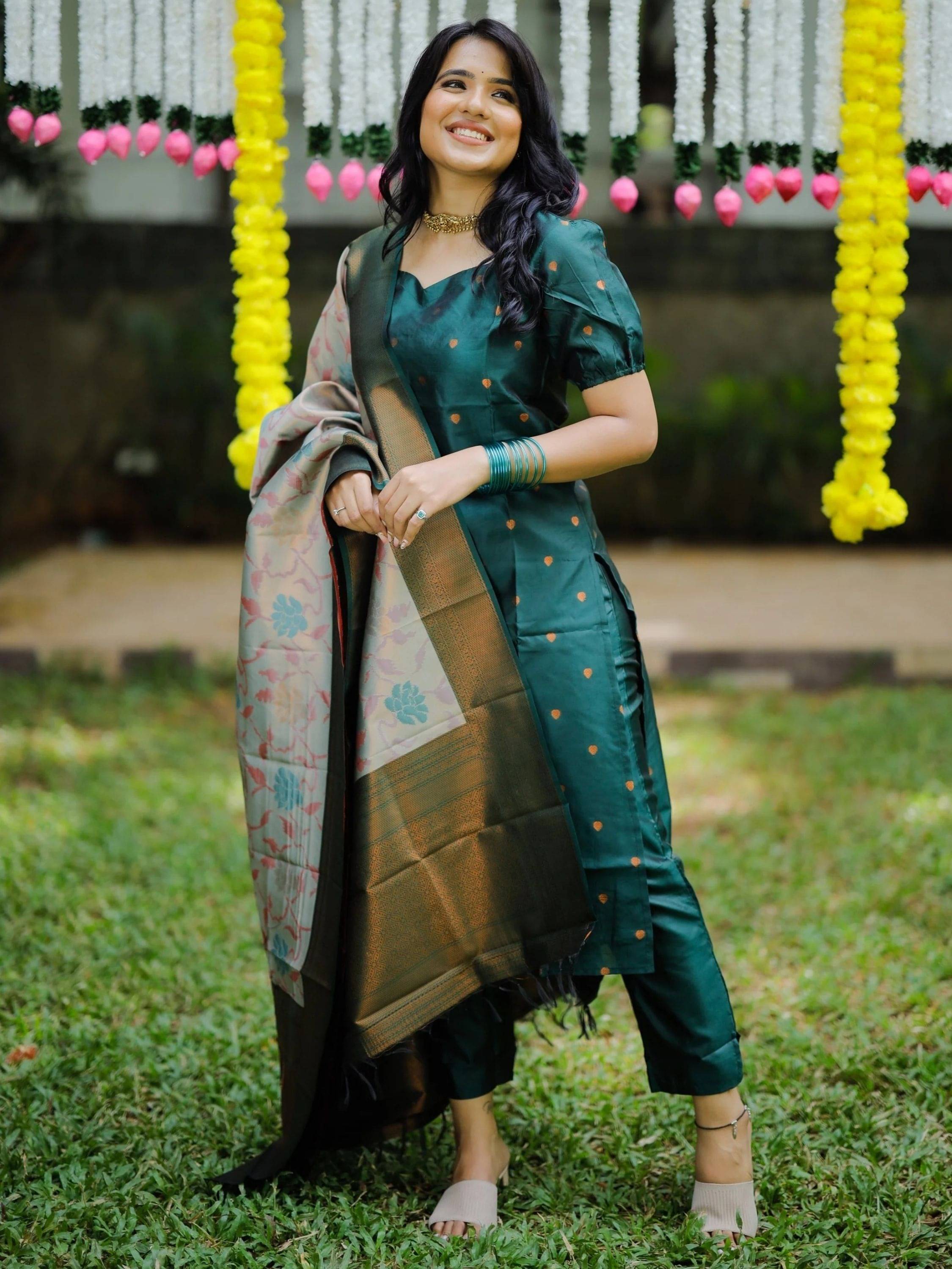     			Niza Fashion Women Banarasi Embroidered Straight Kurti With Pants ( Green )