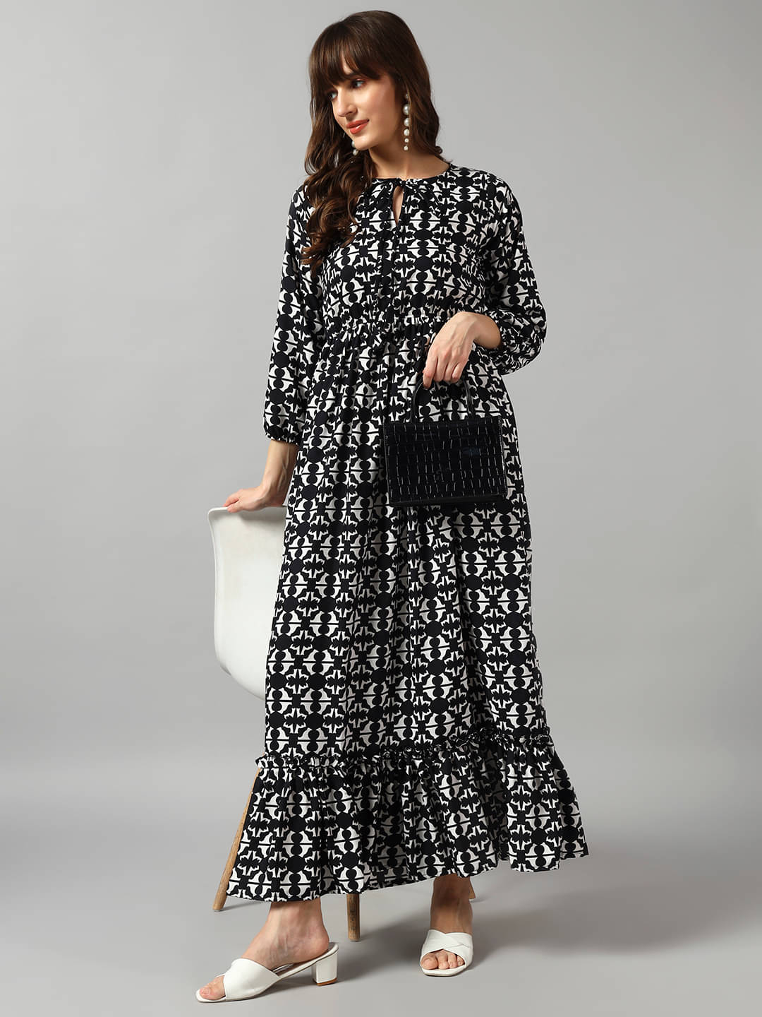     			Raiyani enterprise Women Crepe Printed Fit & Flare Dress ( Black )