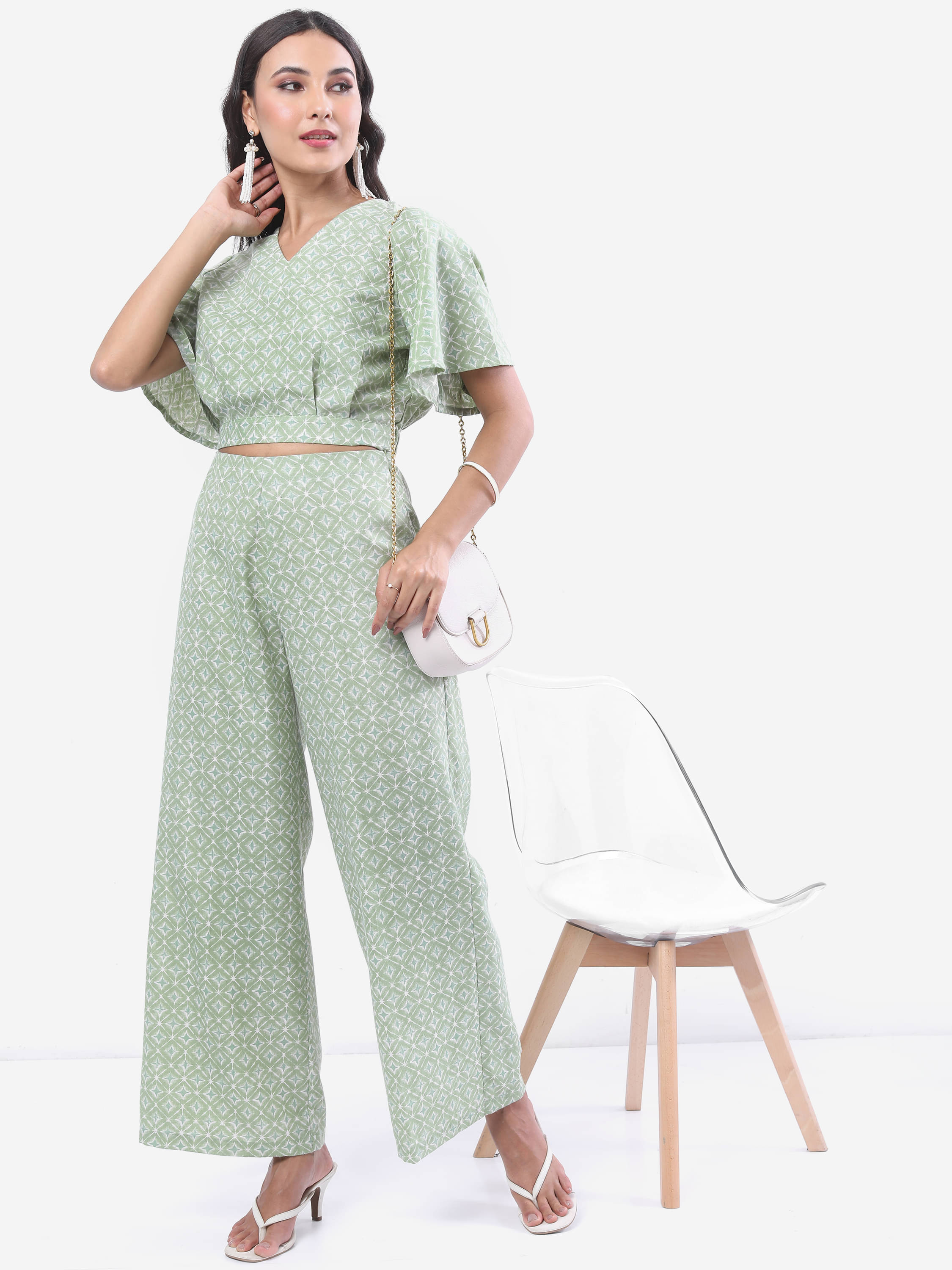     			Vishudh Women Polyester Printed Straight Kurti With Pants ( Green )
