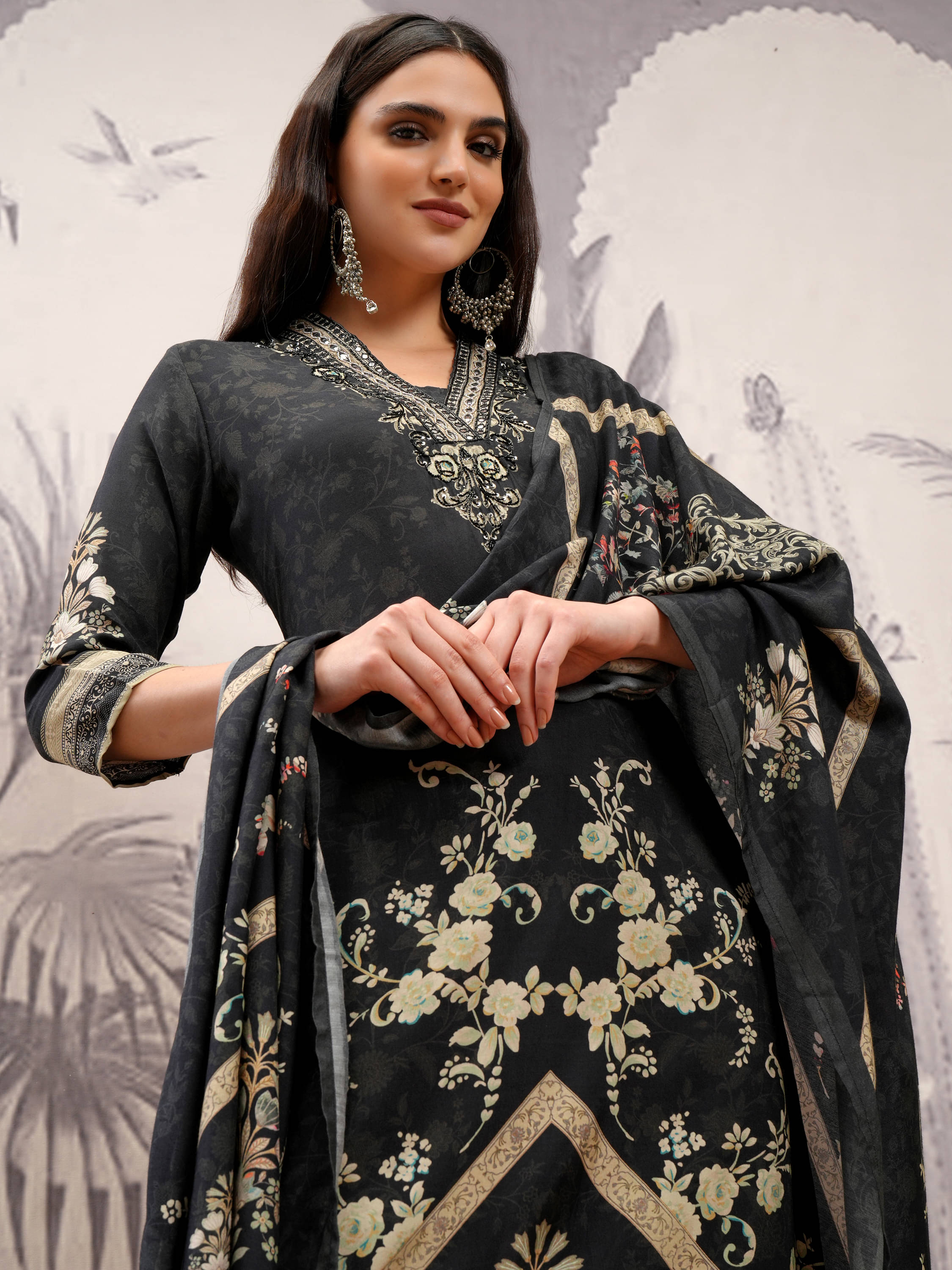 Vishudh Women Viscose Embroidered Straight Kurti With Pants ( Black ) Vishudh Women Viscose Embroidered Straight Kurti With Pants ( Black )
