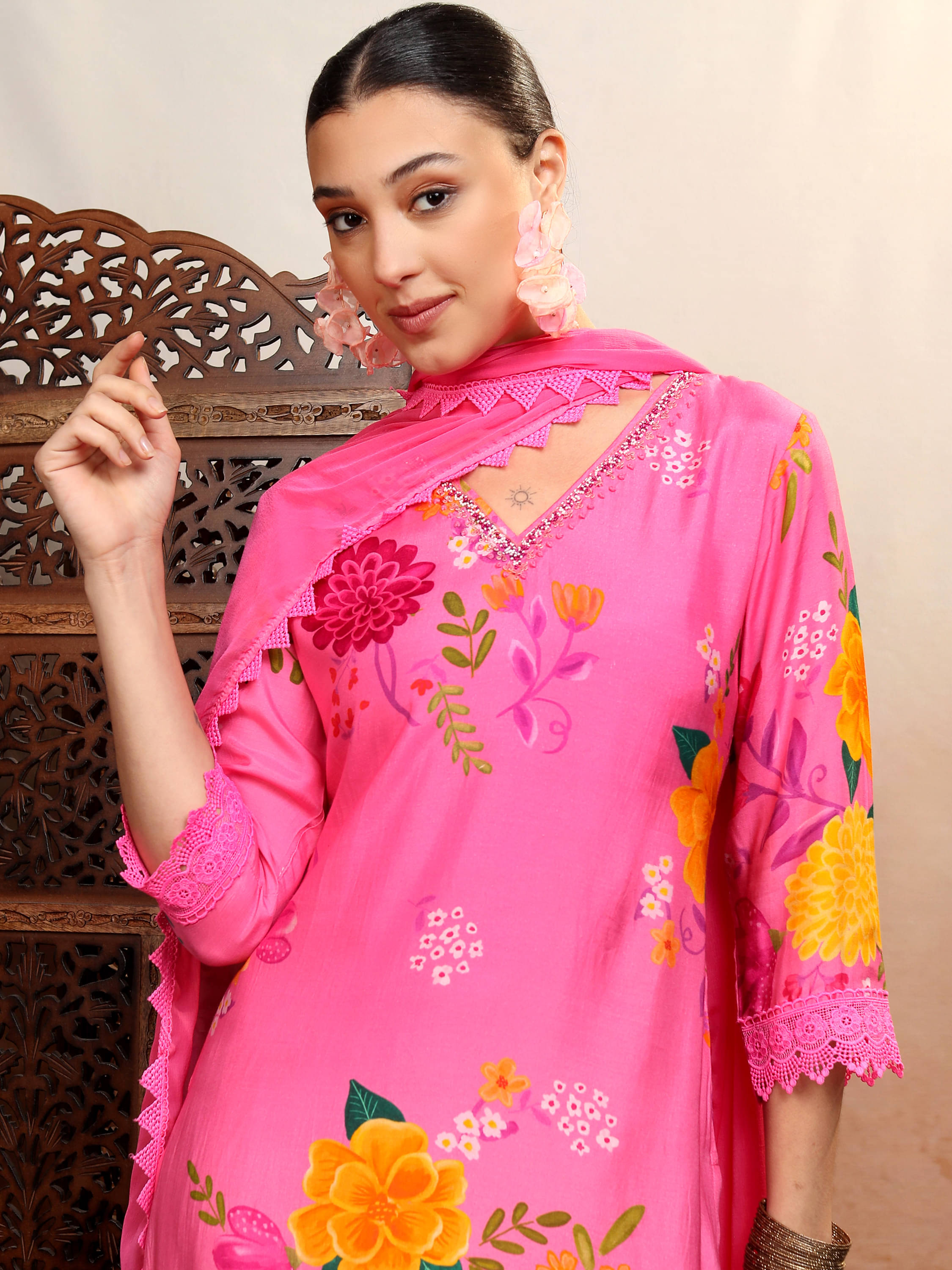 Vishudh Women Viscose Printed Straight Kurti With Pants ( Pink )     			Vishudh Women Viscose Printed Straight Kurti With Pants ( Pink )