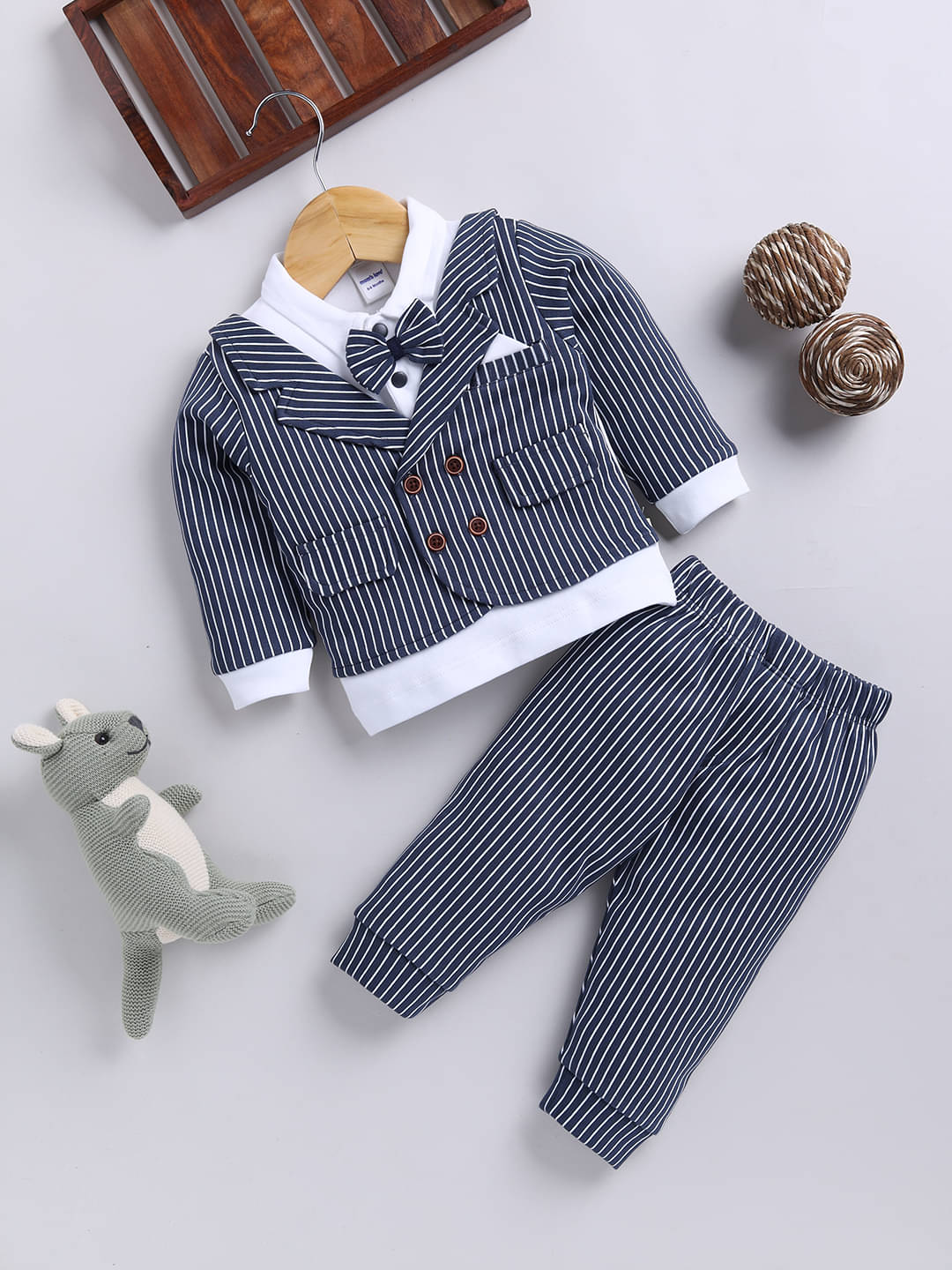     			Mom's Love Printed Pure Cotton Set and Suit For Infant Boys (Dark Charcoal, Pack of 1)