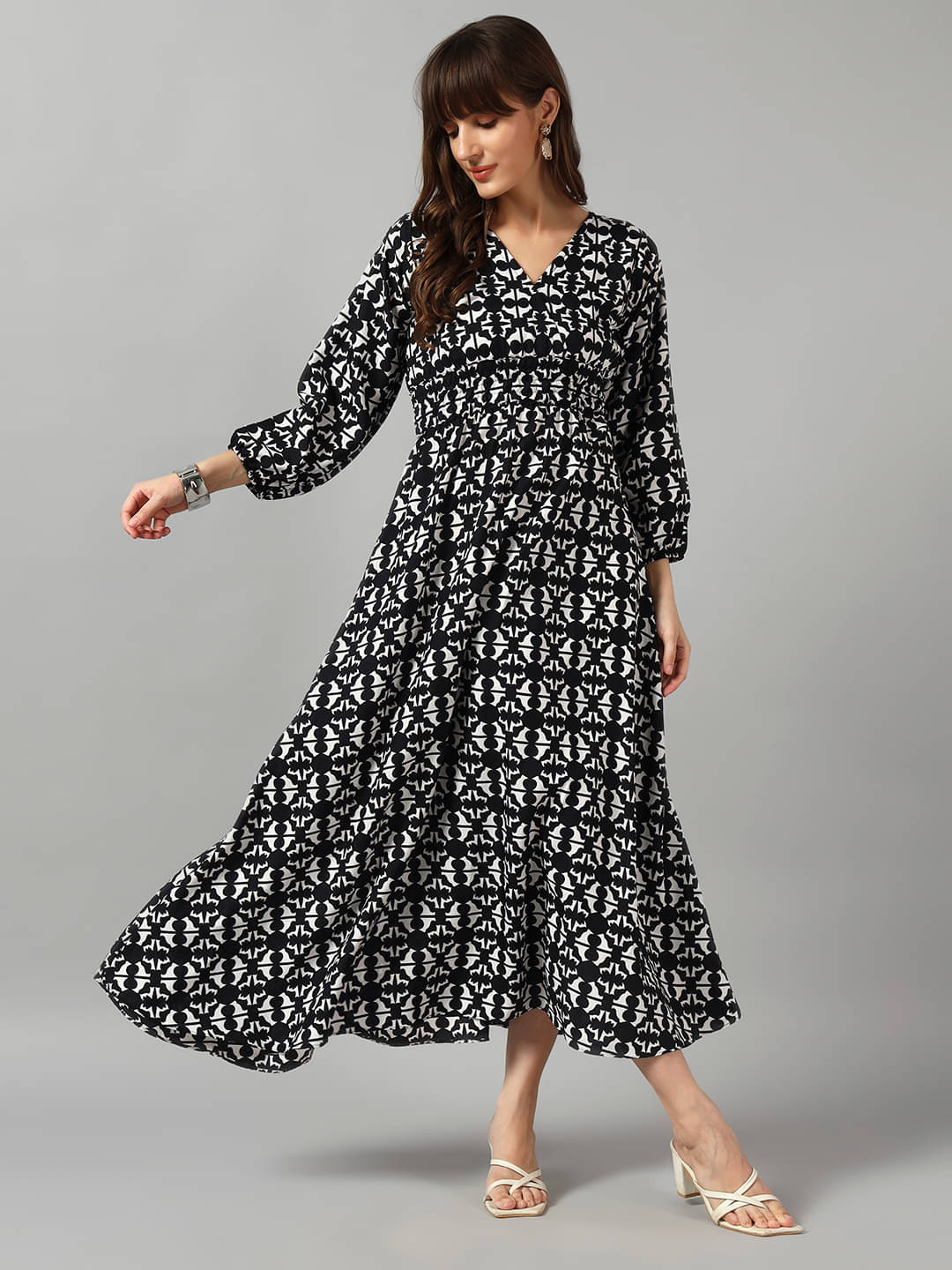     			RAIYANI FASHION Women Crepe Printed Fit & Flare Dress ( Black )