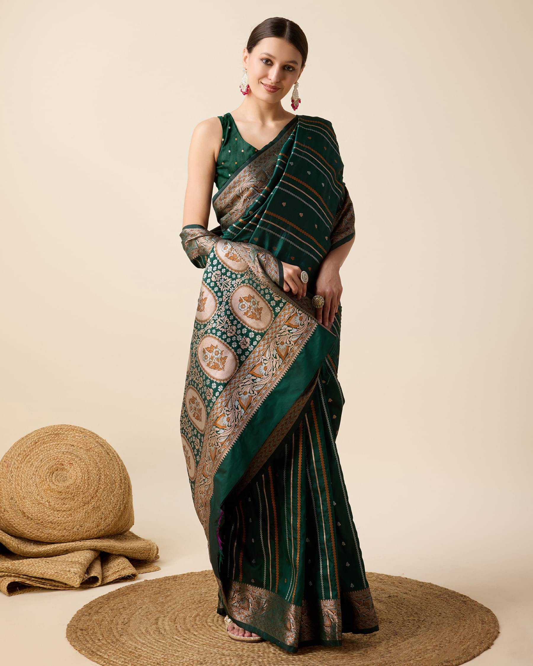 Rangtulika Ethnics Jacquard Striped Banarasi saree With Unstitched Blouse Piece ( Green ) Rangtulika Ethnics Jacquard Striped Banarasi saree With Unstitched Blouse Piece ( Green )