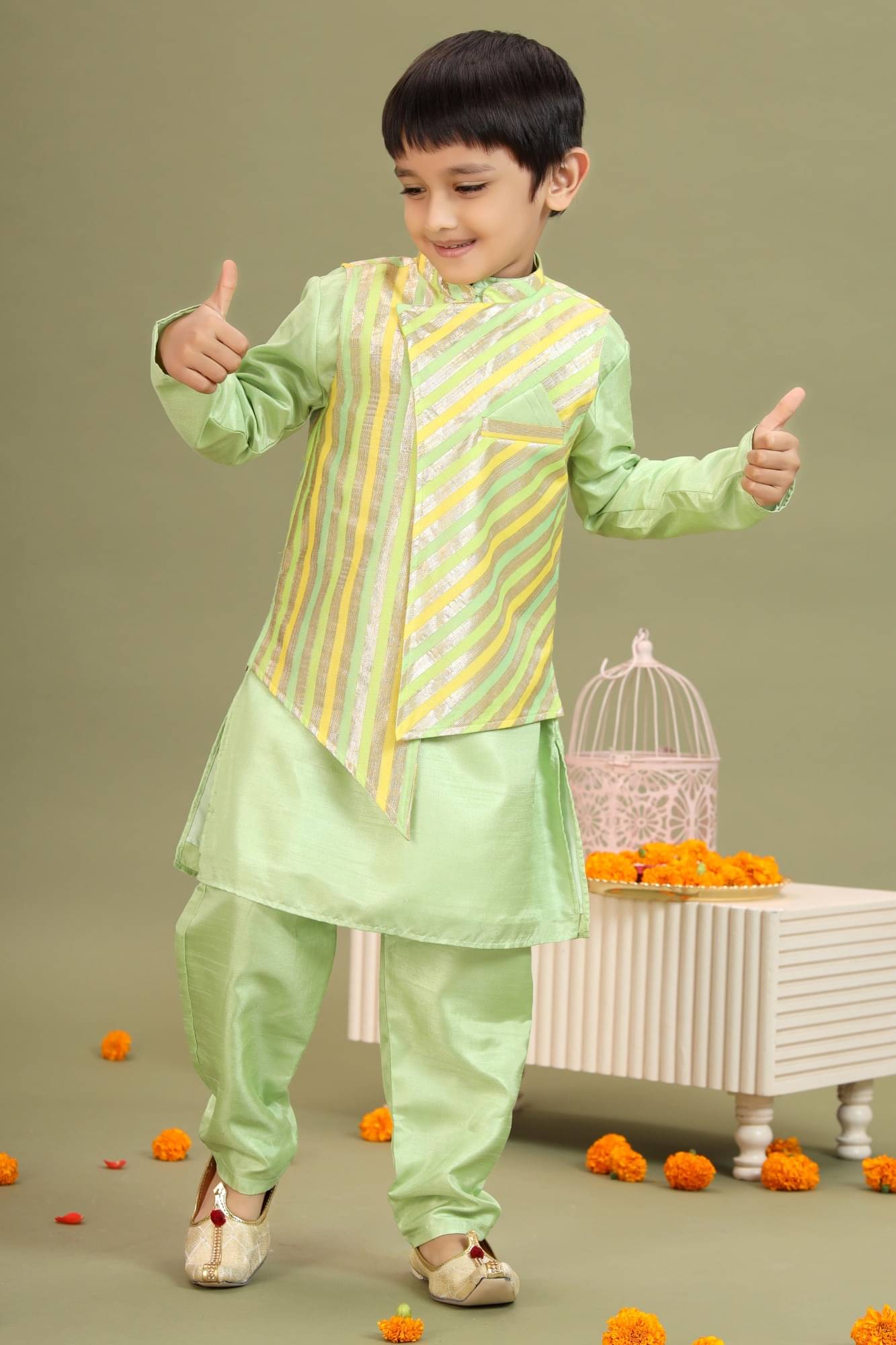 MASTARANG Boys Cotton Blend Green Kurta Pyjama Set ( Pack of 1 ) MASTARANG Boys Cotton Blend Green Kurta Pyjama Set ( Pack of 1 )