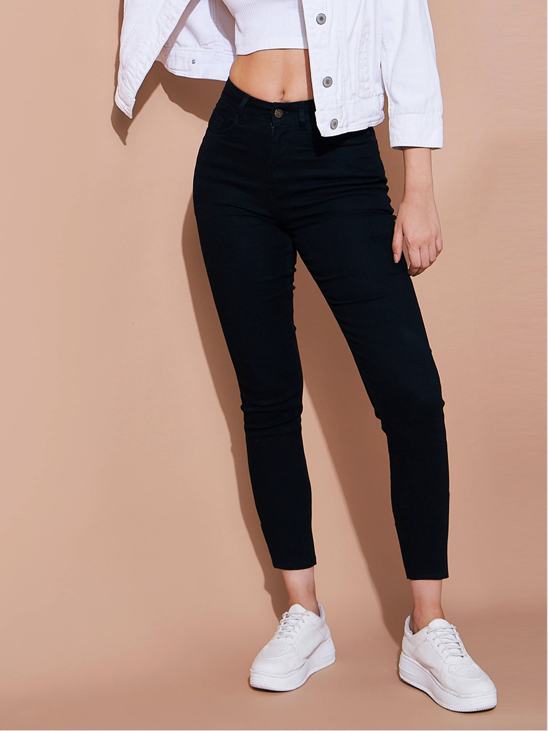     			SASSAFRAS BASICS Women's Relaxed Fit Mid-Rise Jeans ( Black )