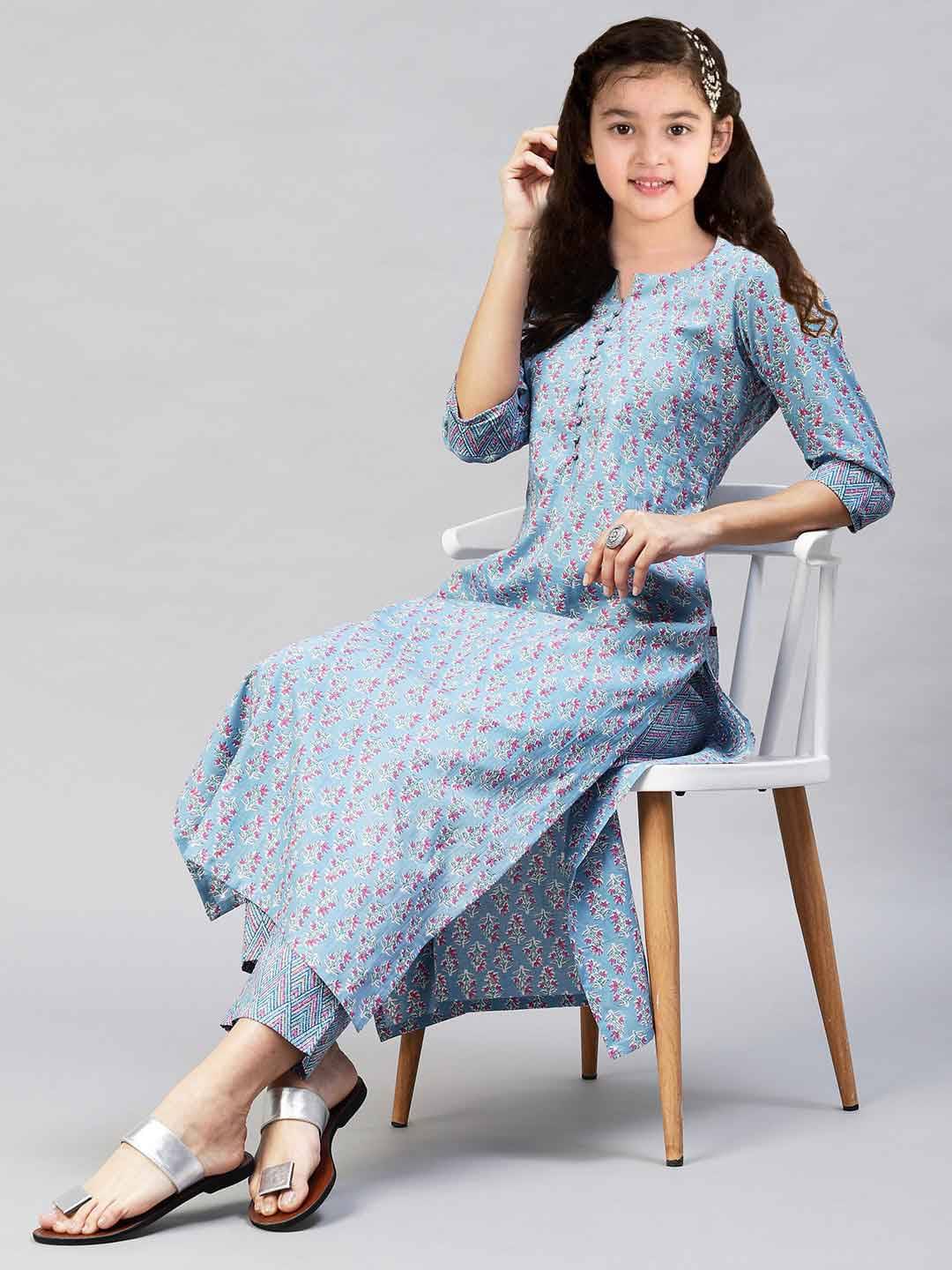    			SATVASHIV Girls Rayon Kurti with Pants ( Pack of 1 , Sky Blue )
