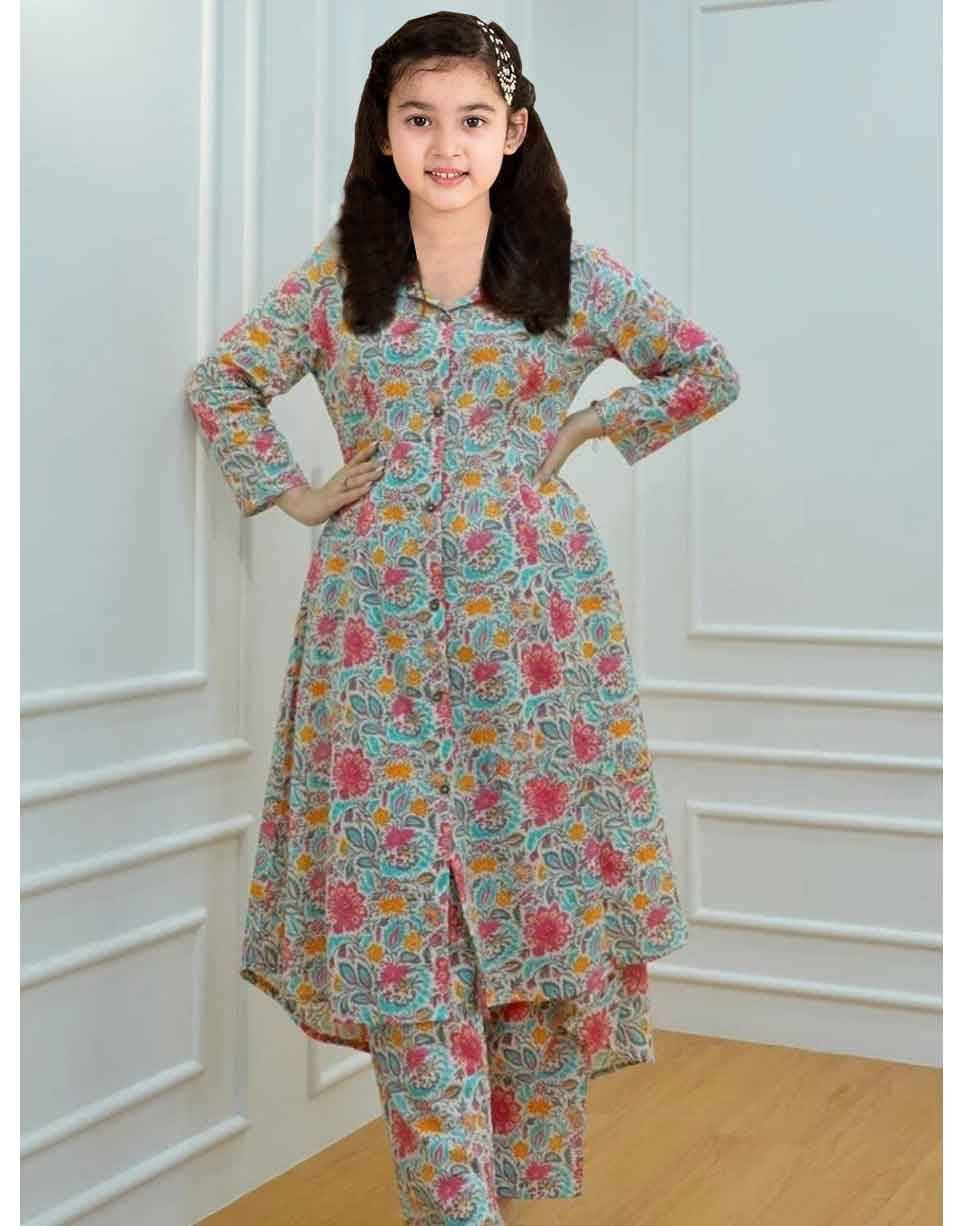     			SATVASHIV Girls Rayon Kurti with Pants ( Pack of 1 , Grey )